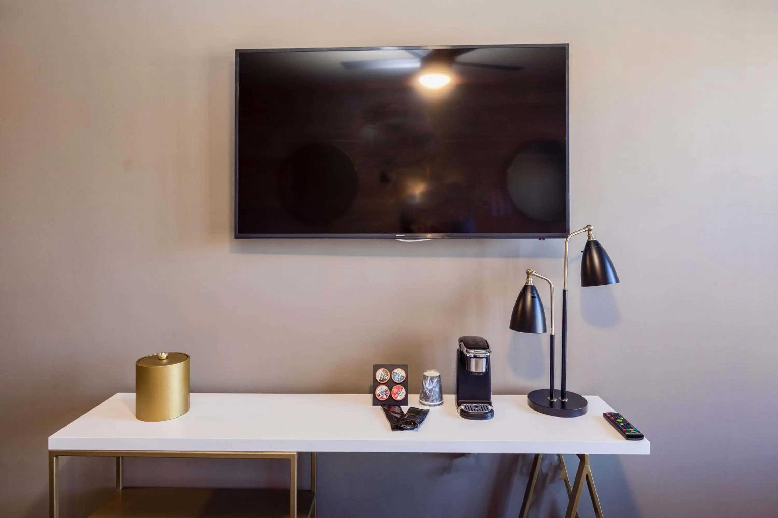 TV and multimedia in Motel 6 San Francisco, CA Civic Center