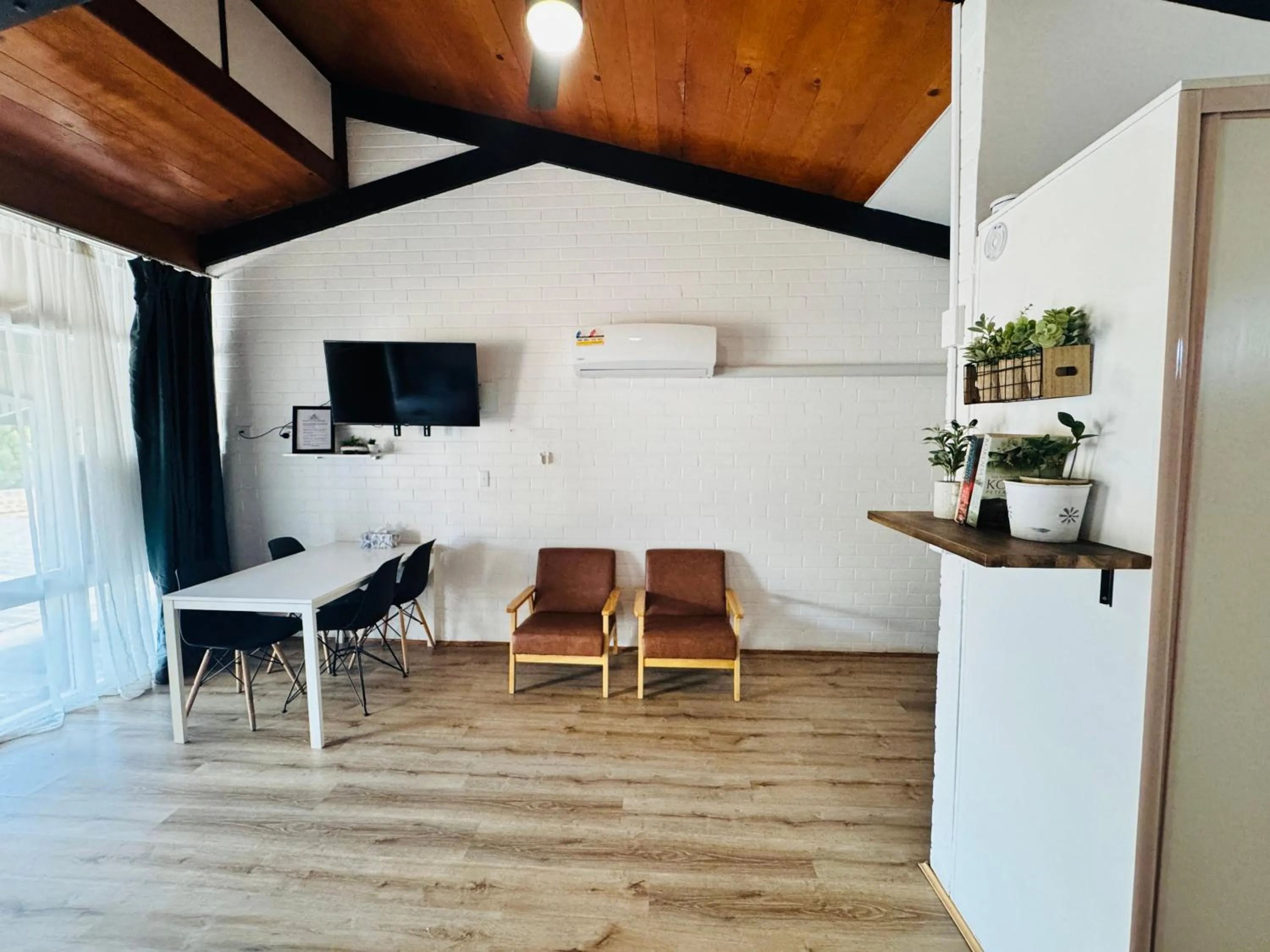 Dining area in Jetty Motel The Entrance