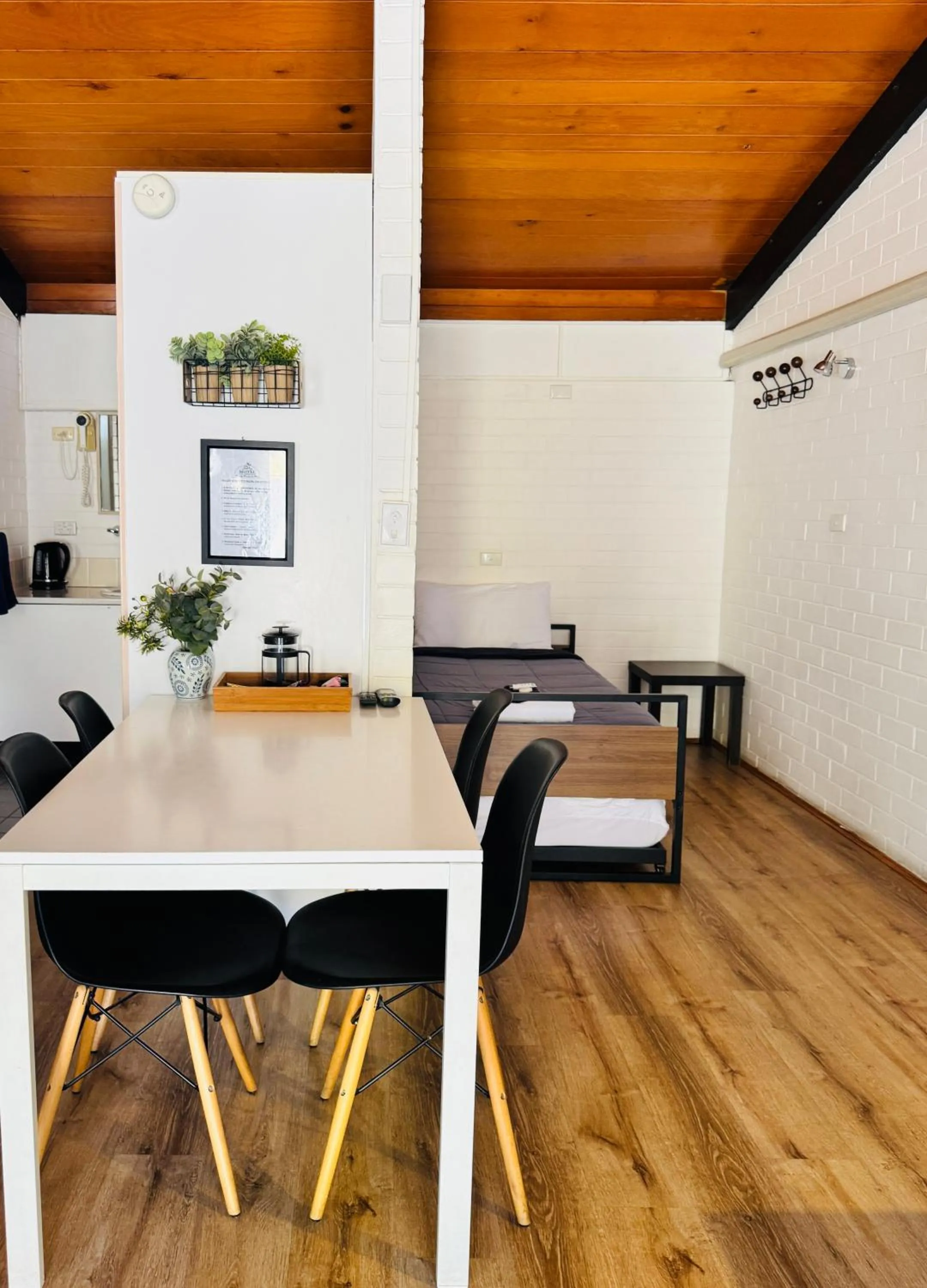 Seating area in Jetty Motel The Entrance