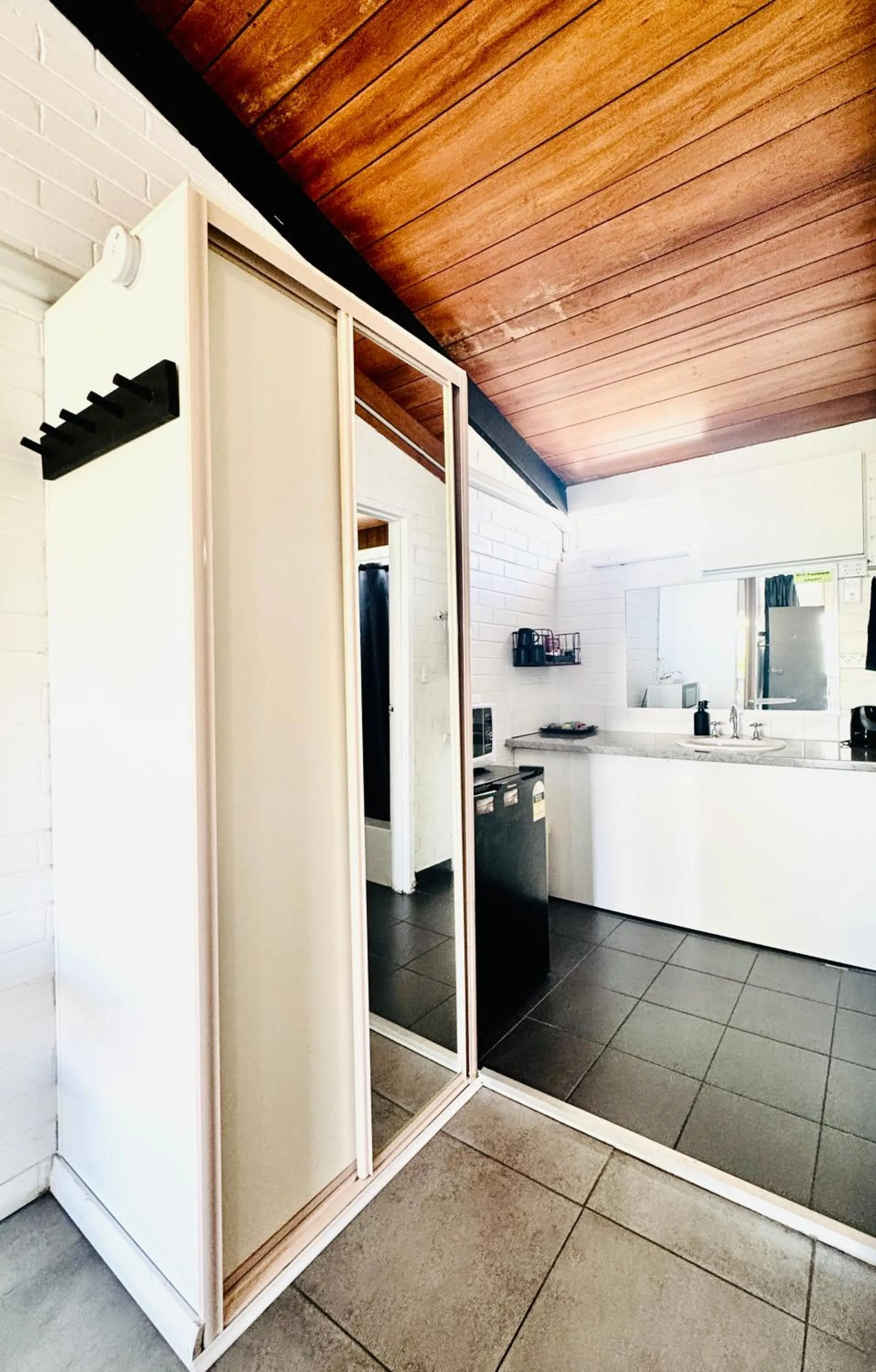 Kitchen or kitchenette in Jetty Motel The Entrance