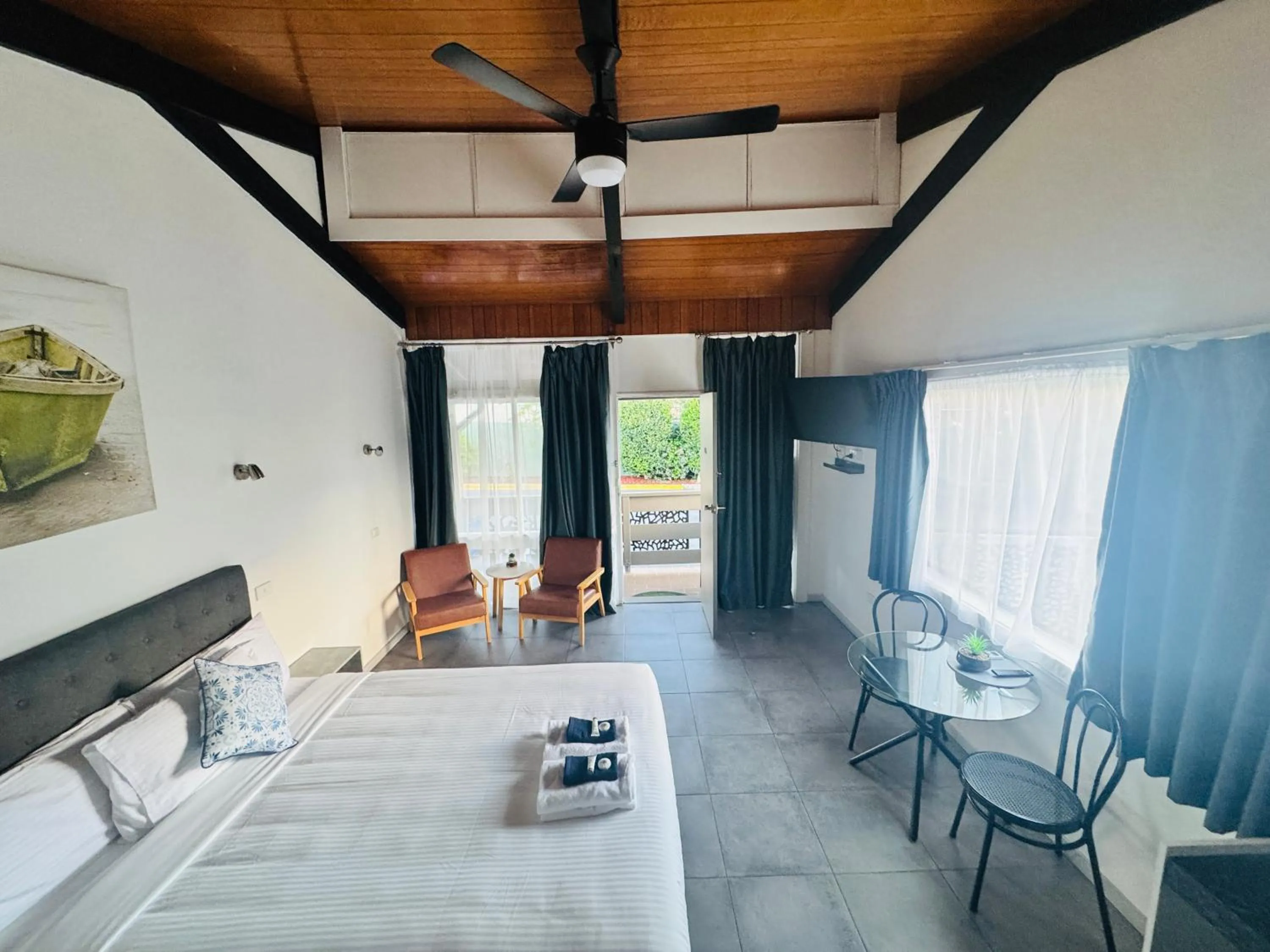 Bedroom, Bed in Jetty Motel The Entrance