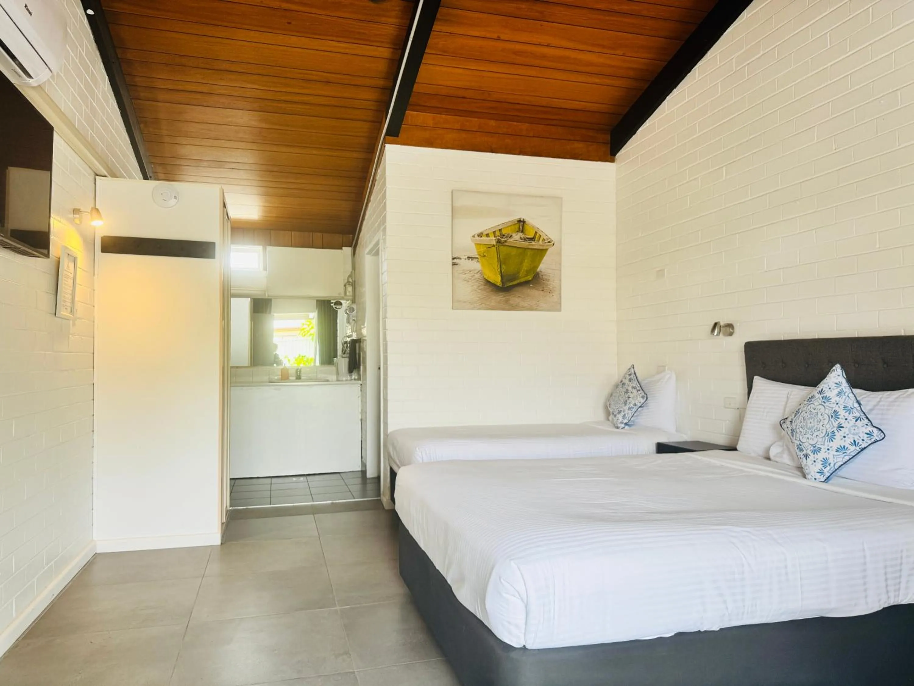 Bedroom, Bed in Jetty Motel The Entrance