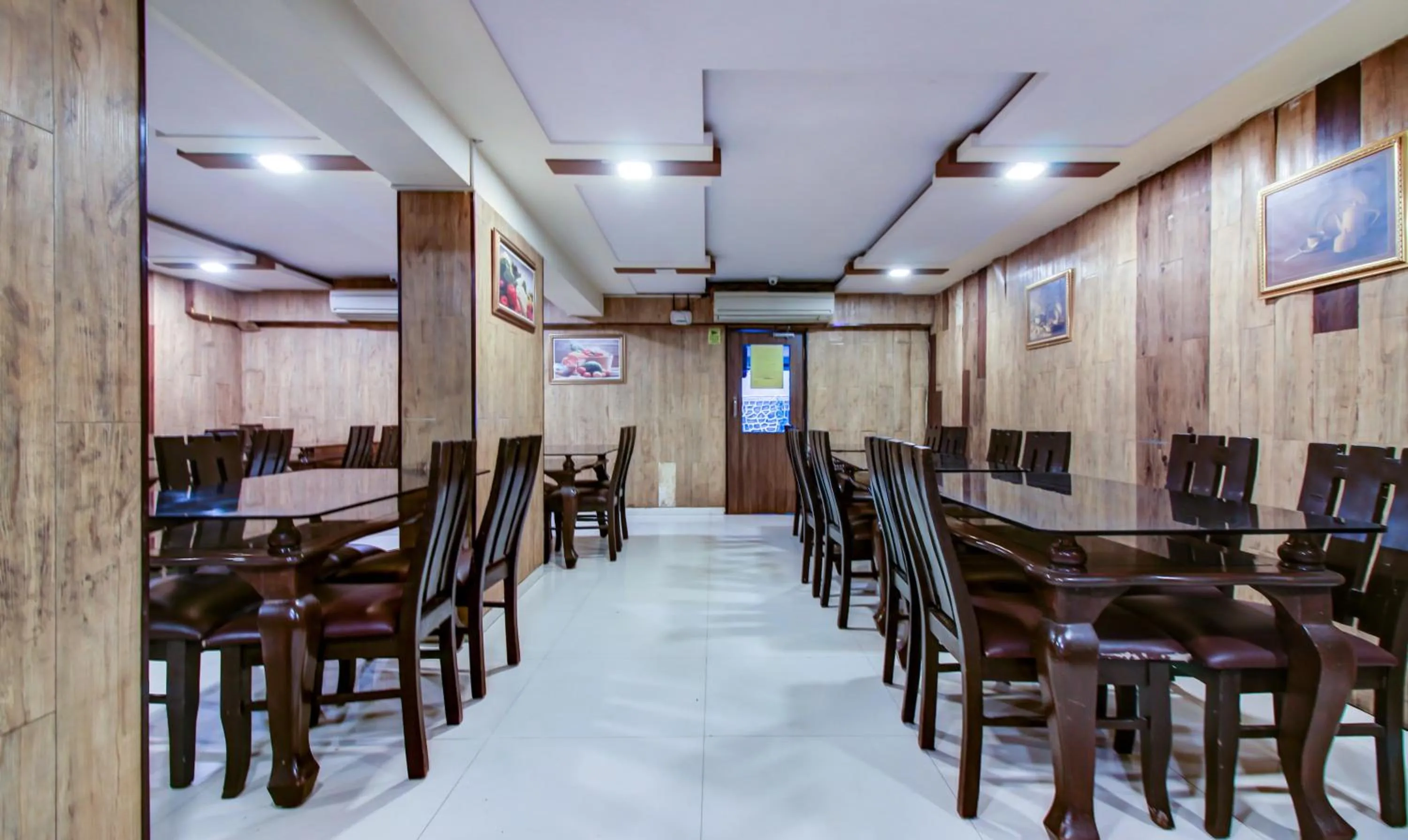 Restaurant/places to eat in Treebo Lake Bloom Powai