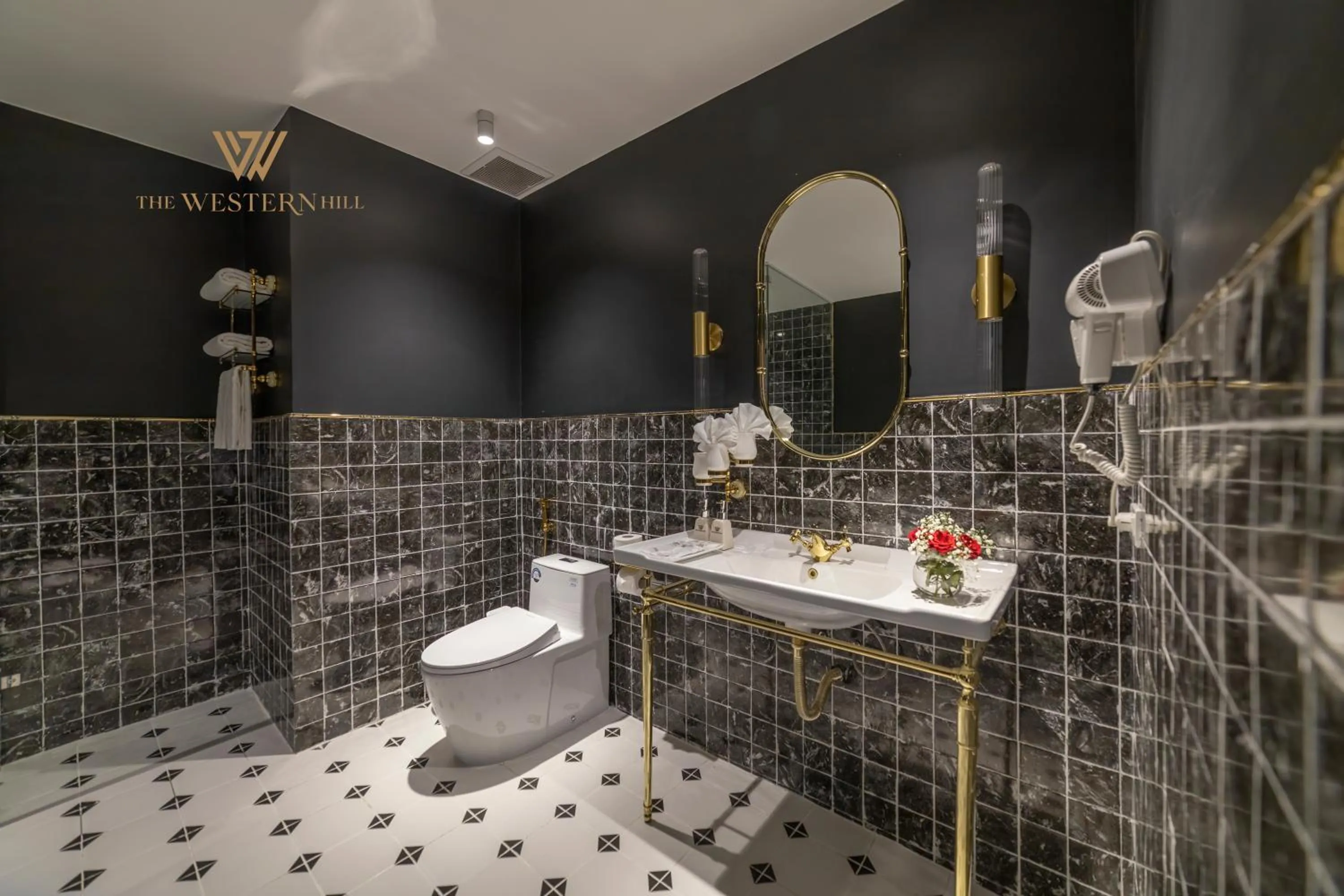 Shower in The Western Hill Dalat Hotel