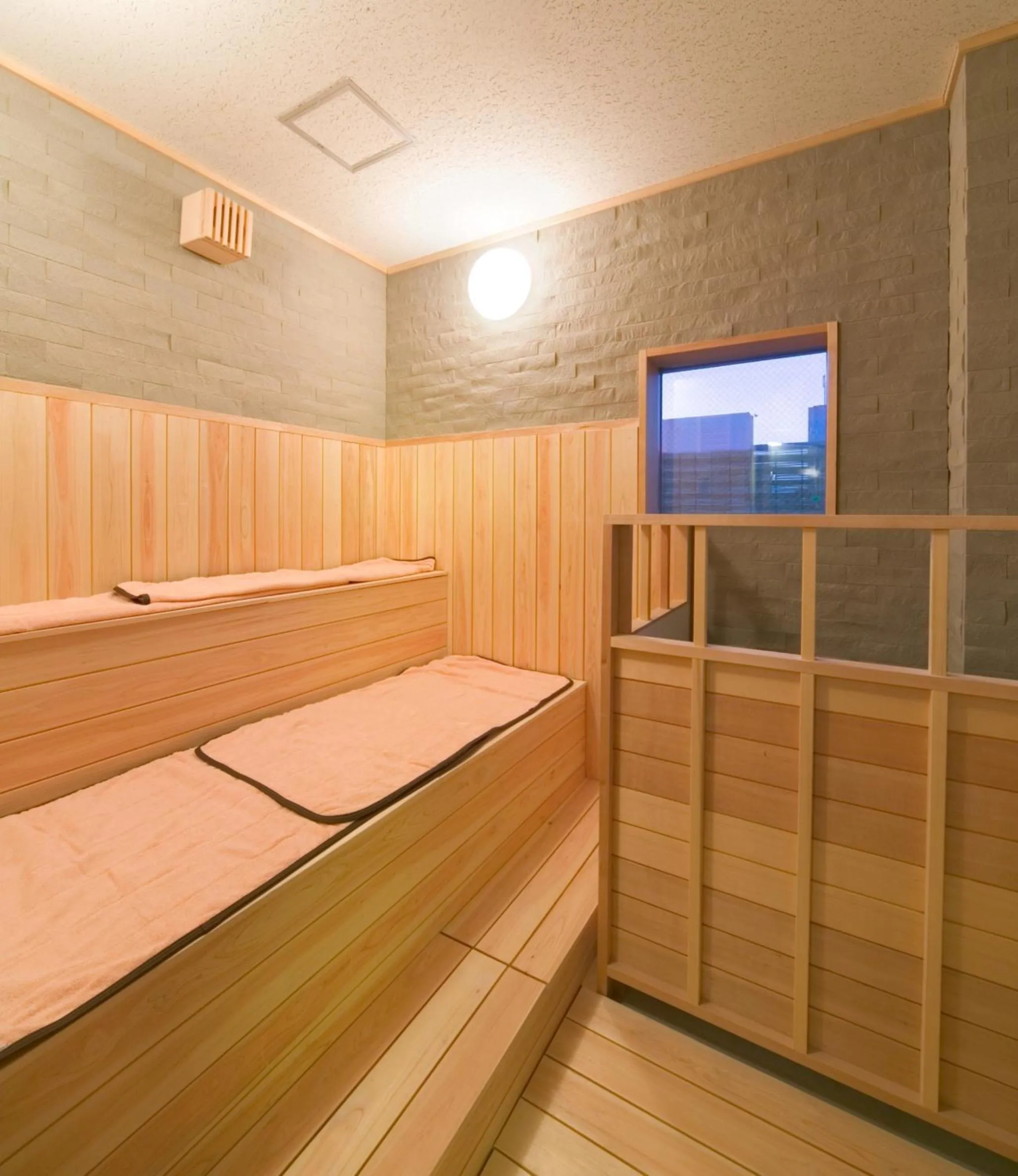 Sauna, Bed in Hotel Sunroute Tokushima