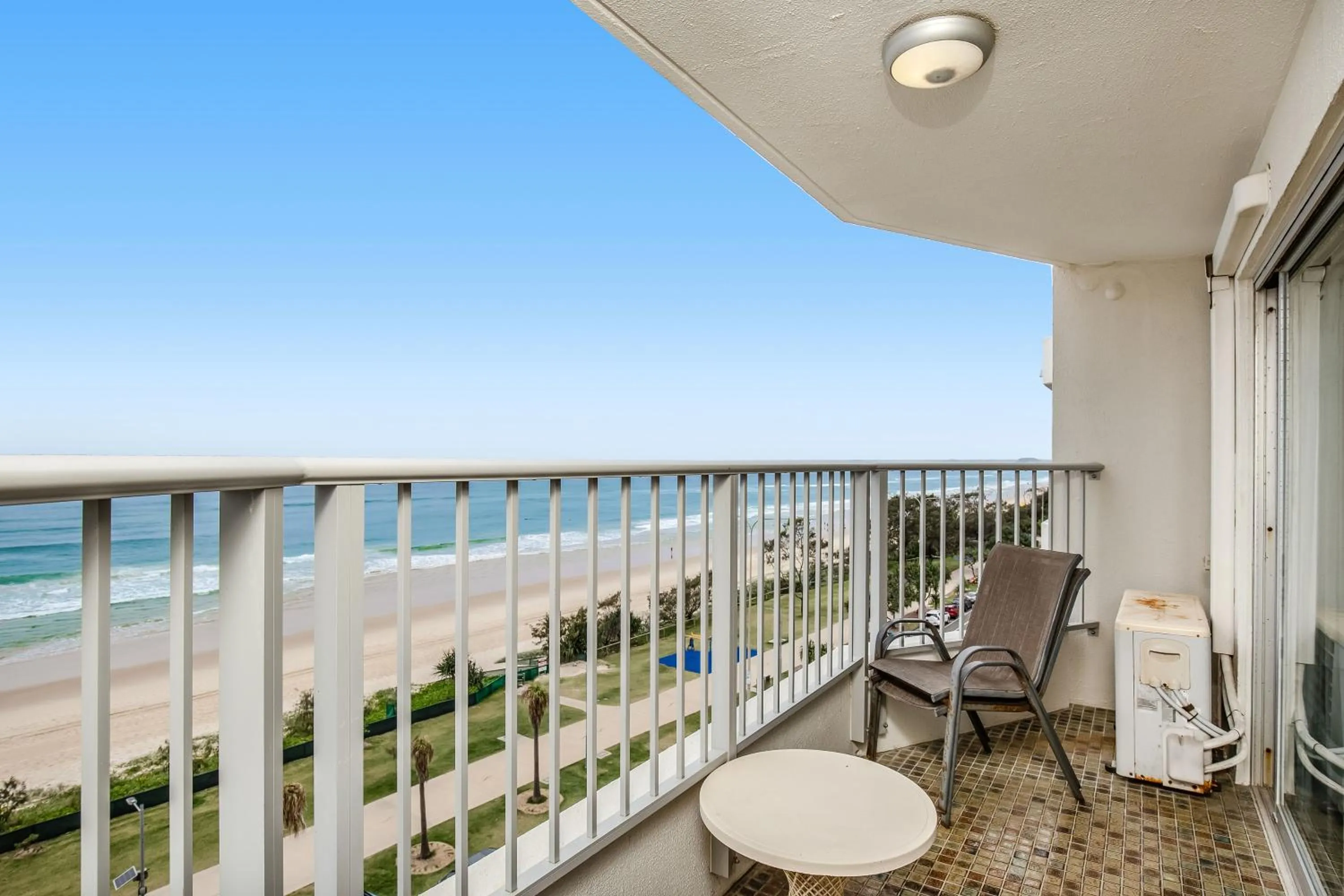 Pacific Plaza Apartments