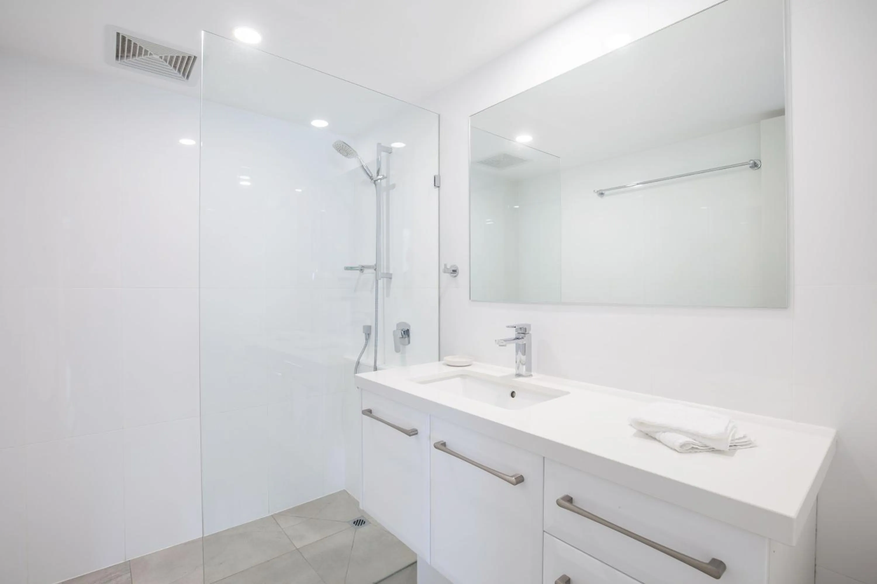 Bathroom in Pacific Plaza Apartments