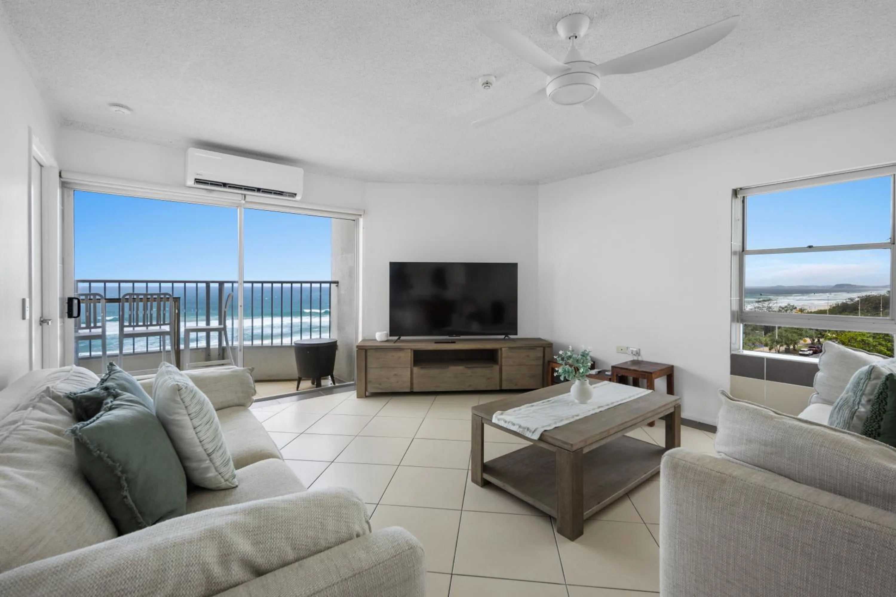 Pacific Plaza Apartments