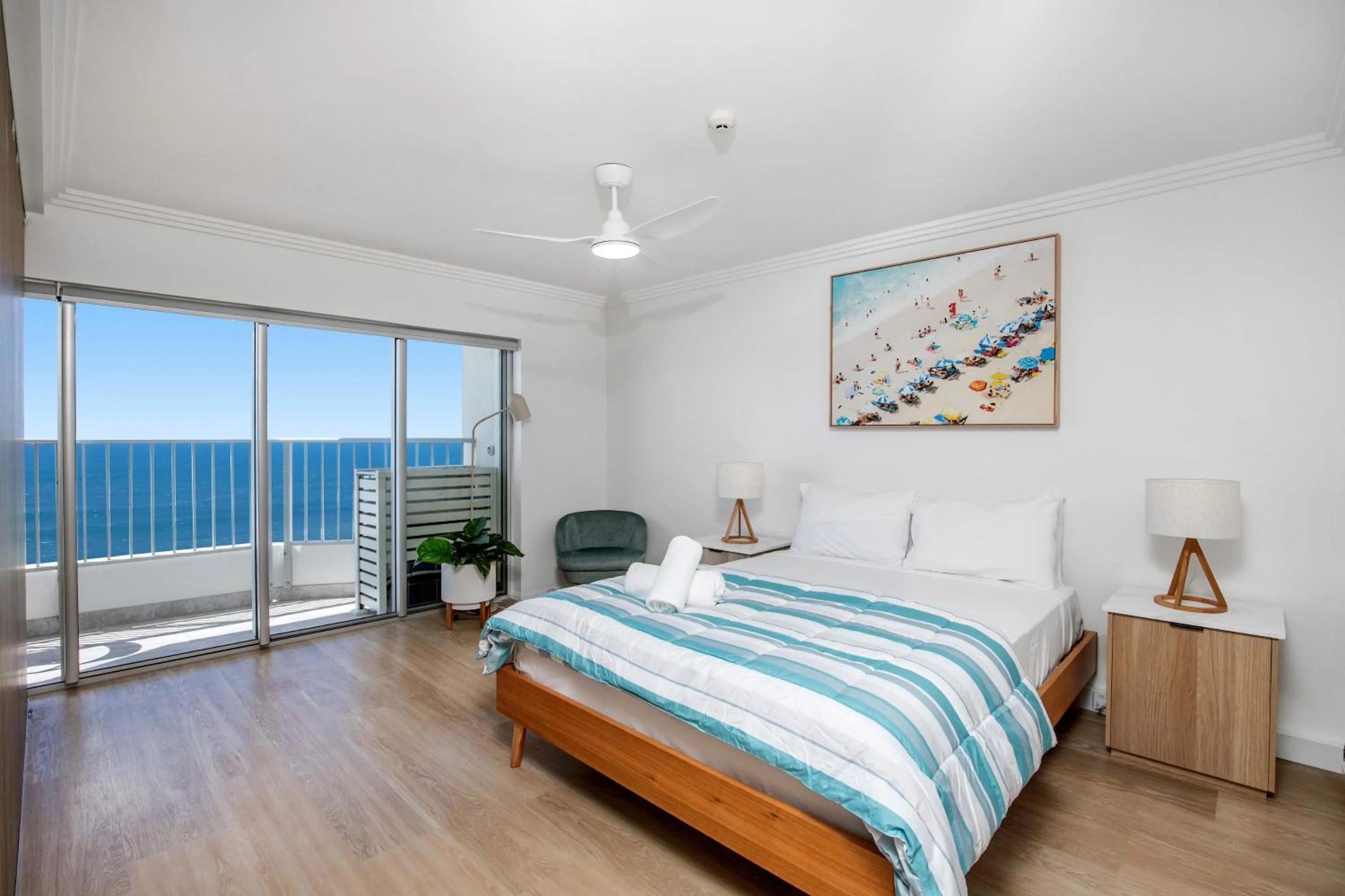 Bed in Pacific Plaza Apartments