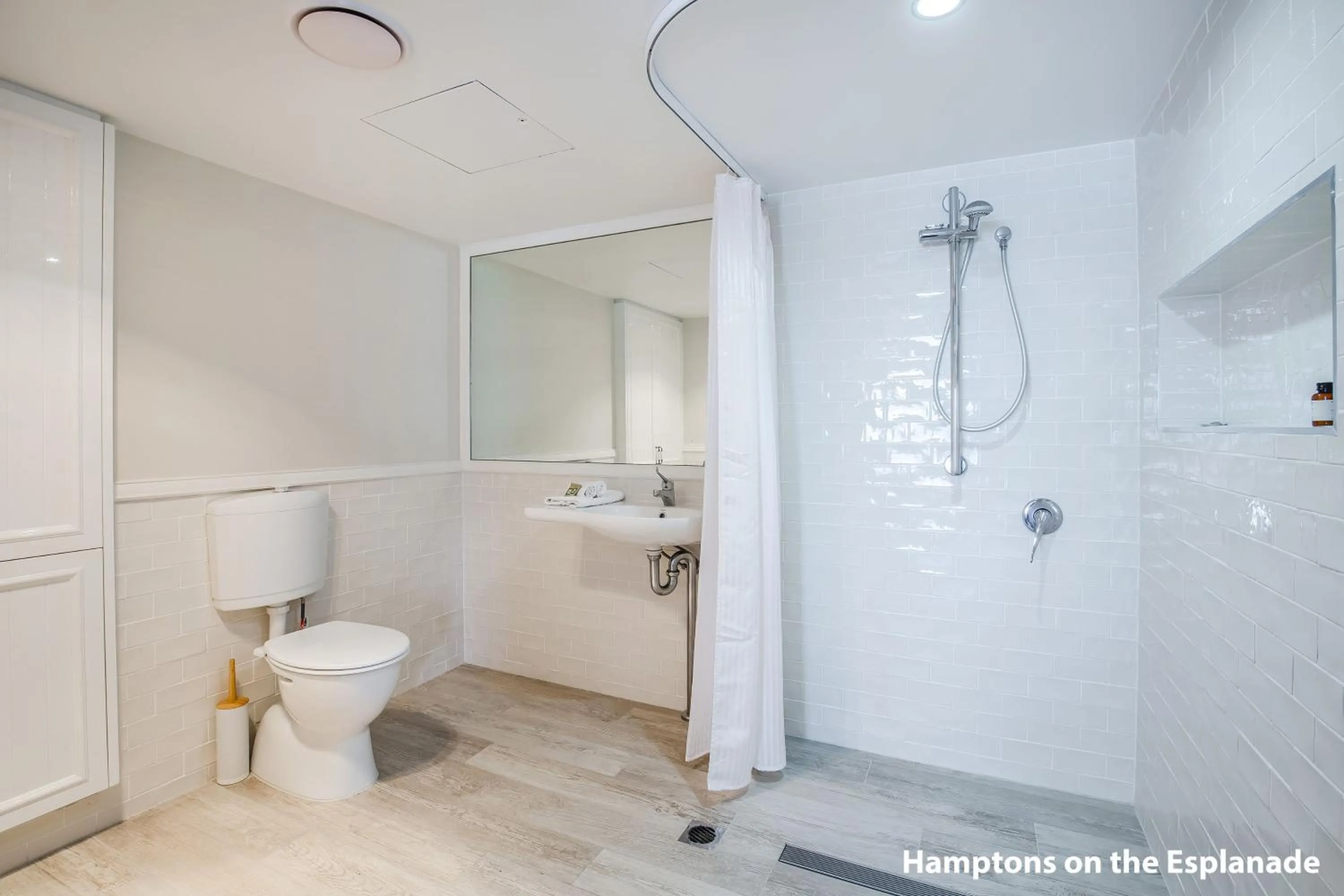 Pacific Plaza Apartments