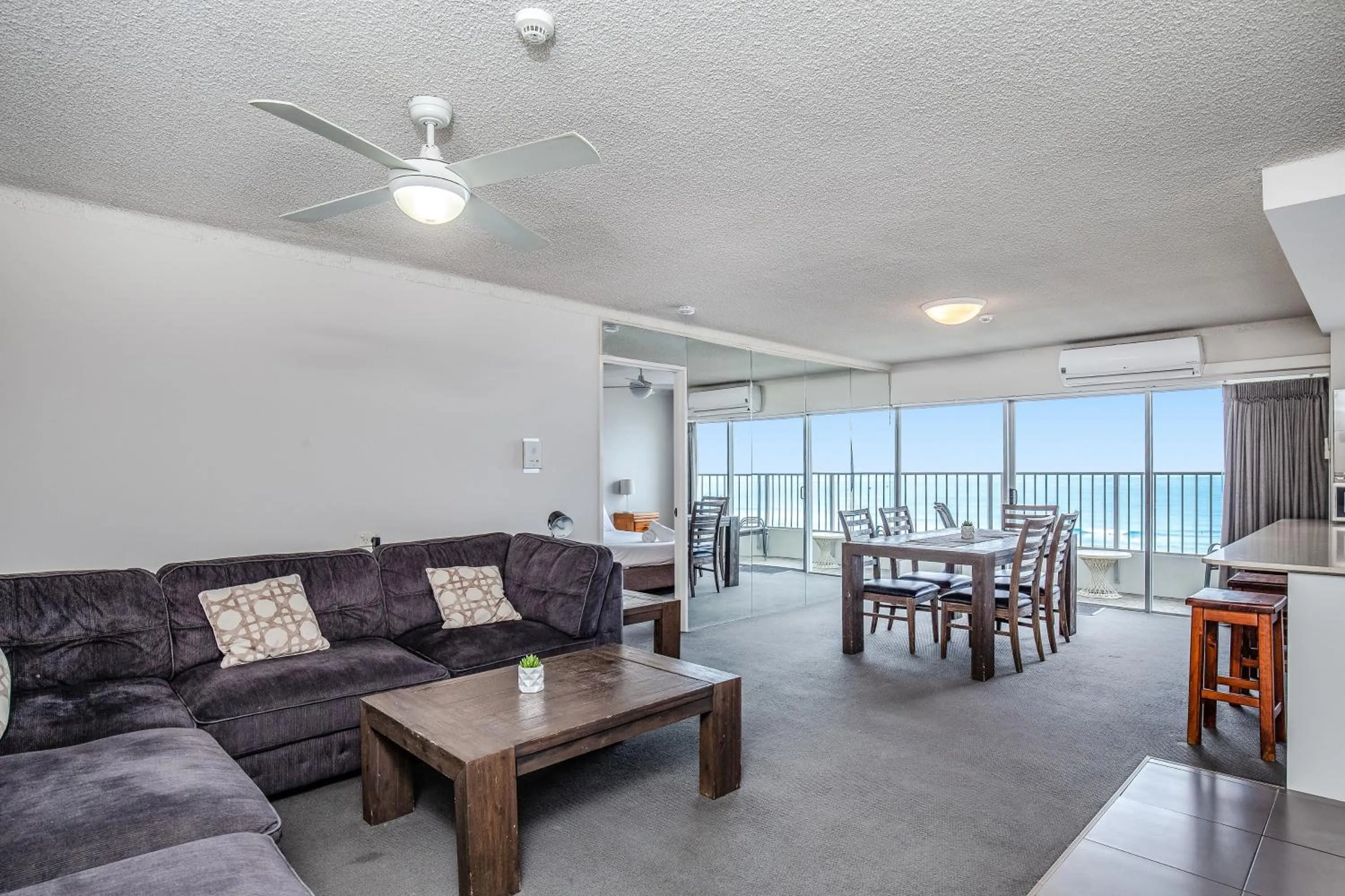 Pacific Plaza Apartments