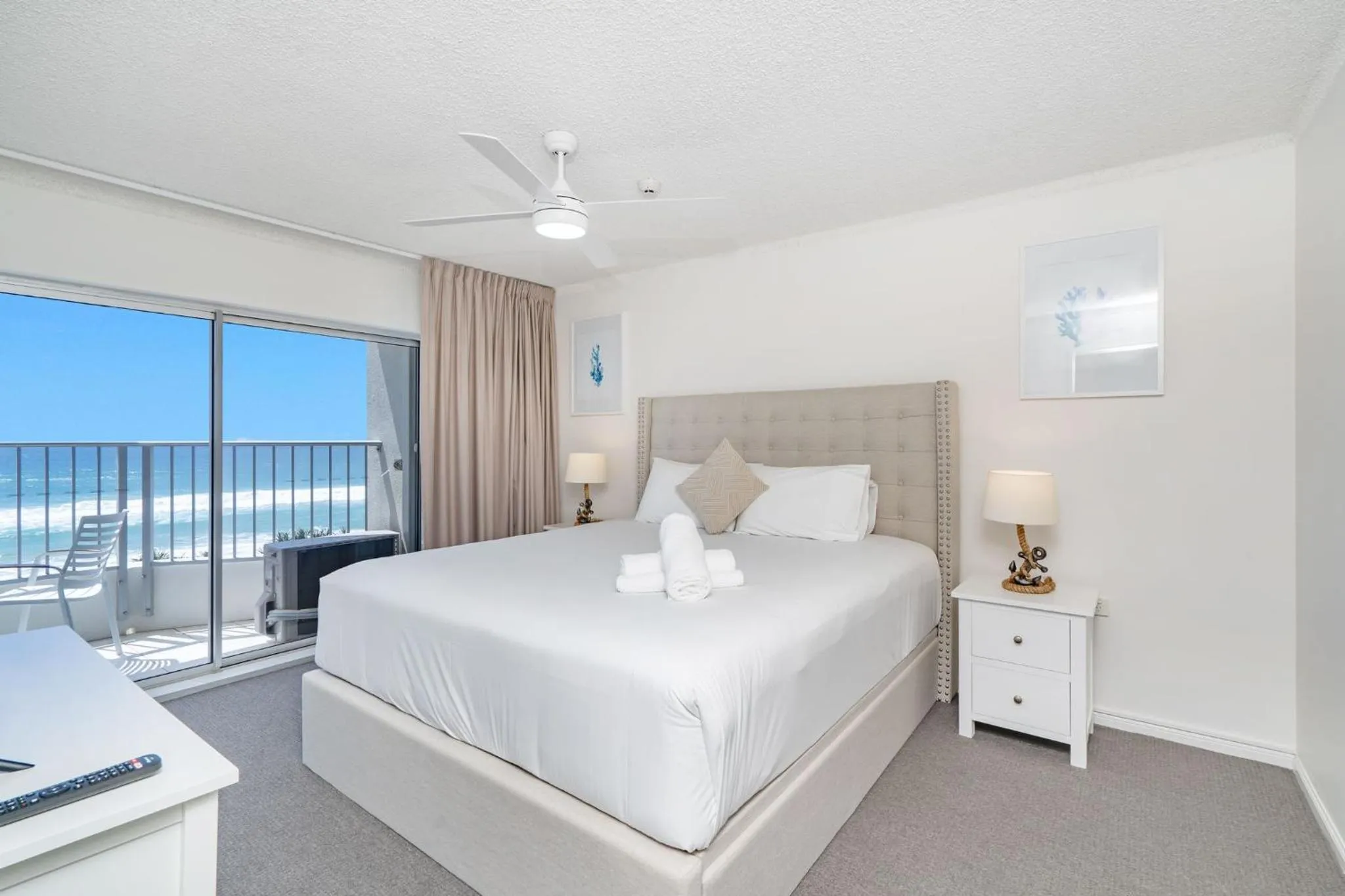 Bed in Pacific Plaza Apartments