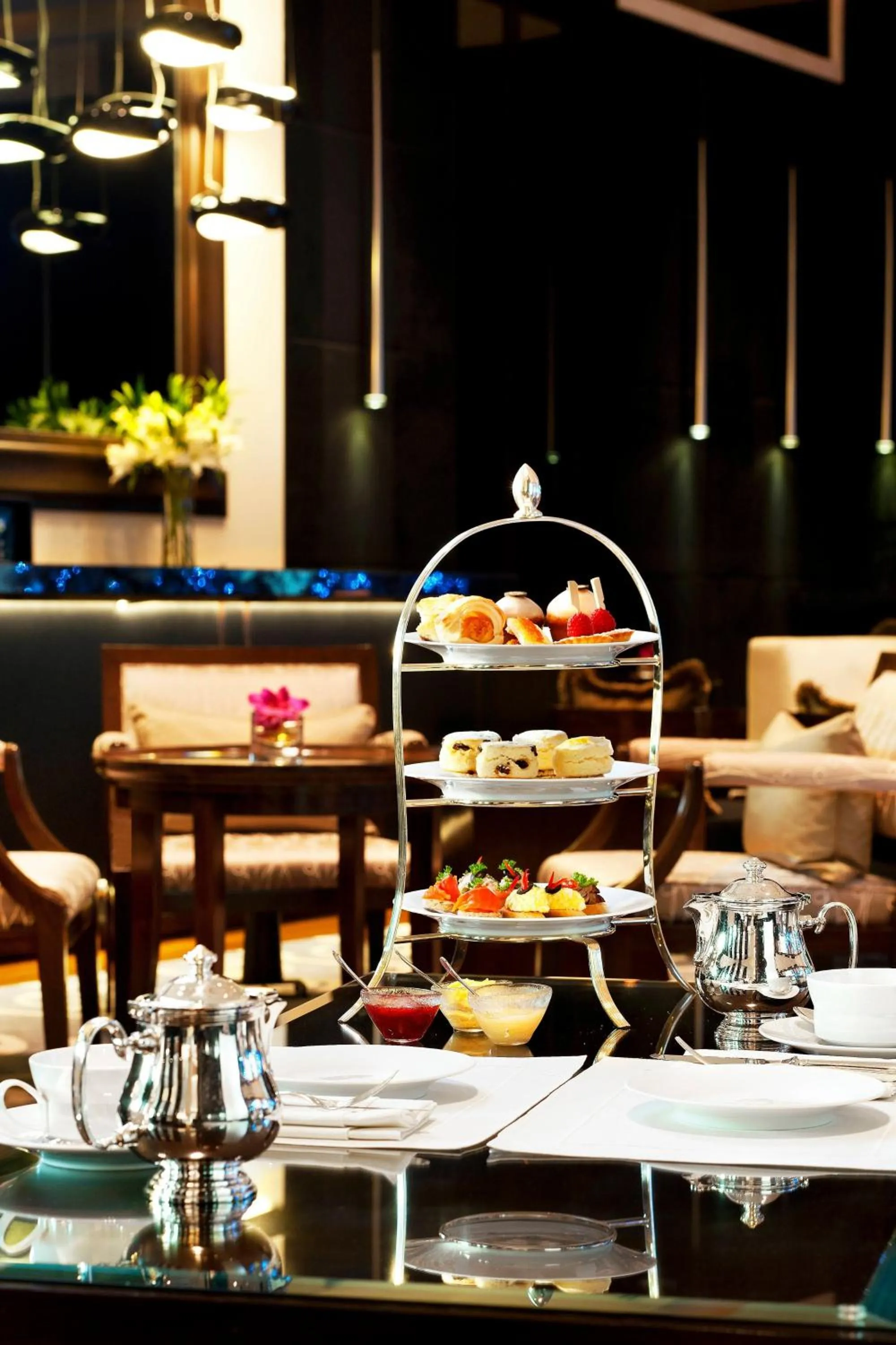 Lounge or bar in The St. Regis Bangkok