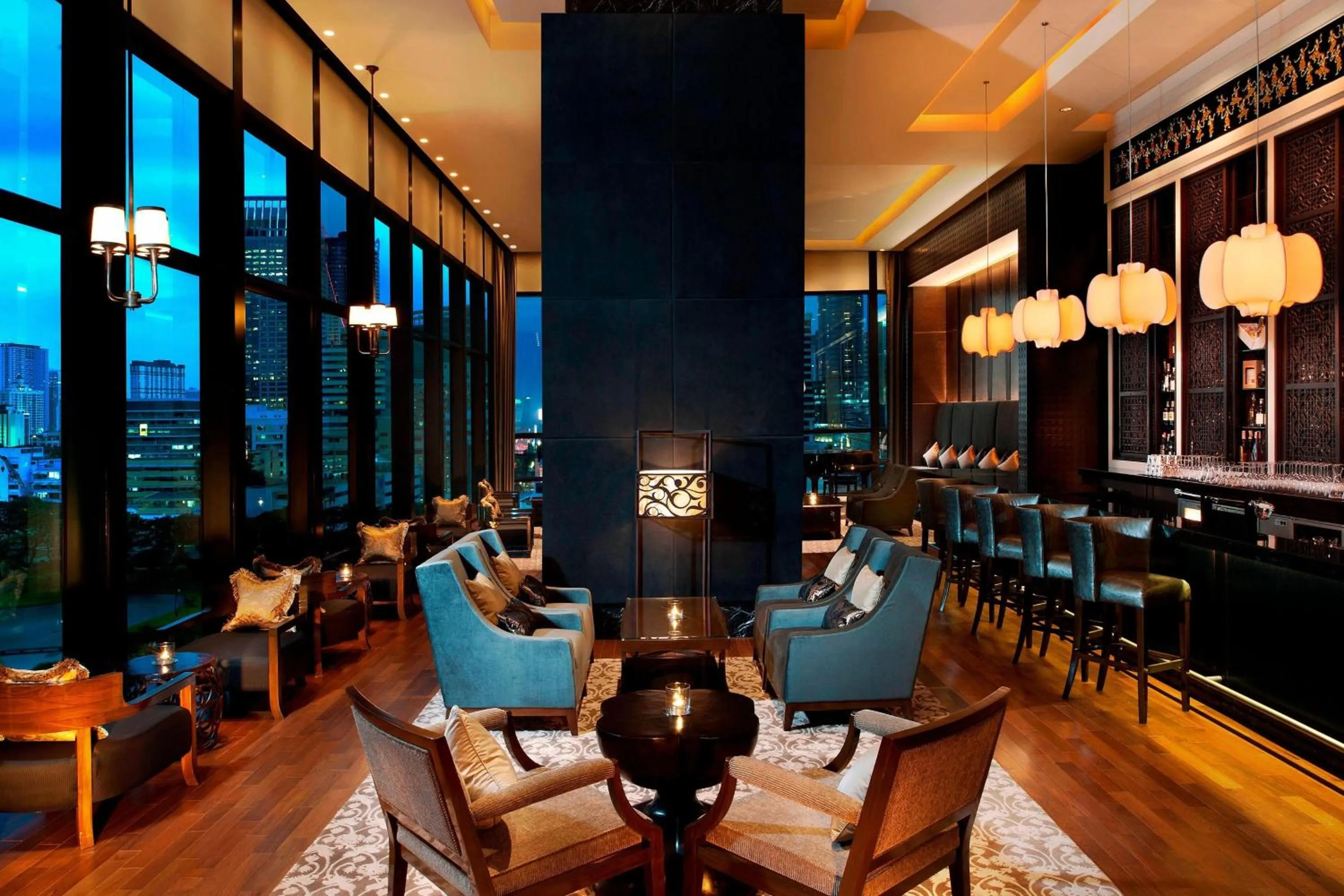 Lounge or bar in The St. Regis Bangkok