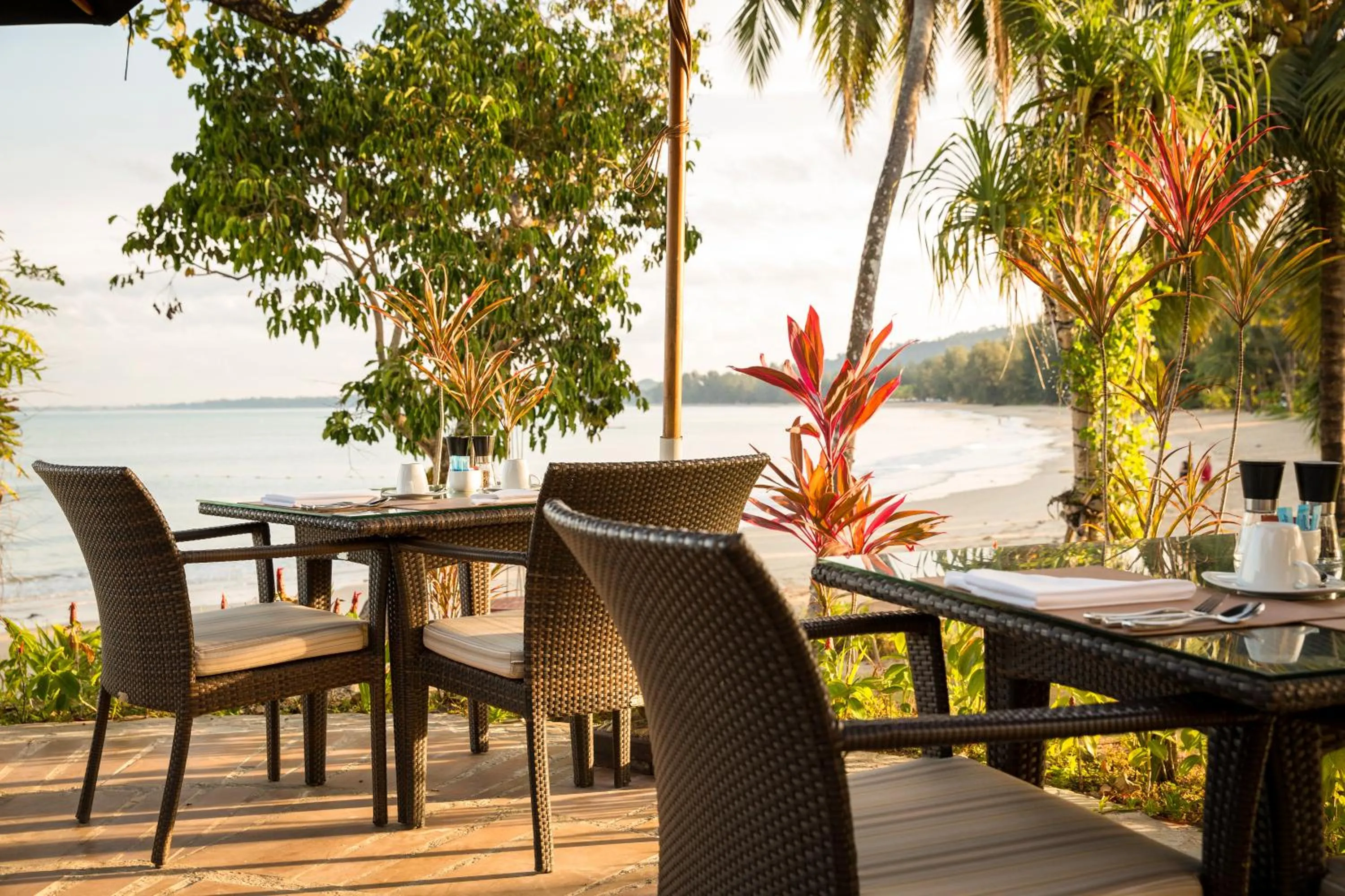 Restaurant/places to eat in ROBINSON KHAO LAK