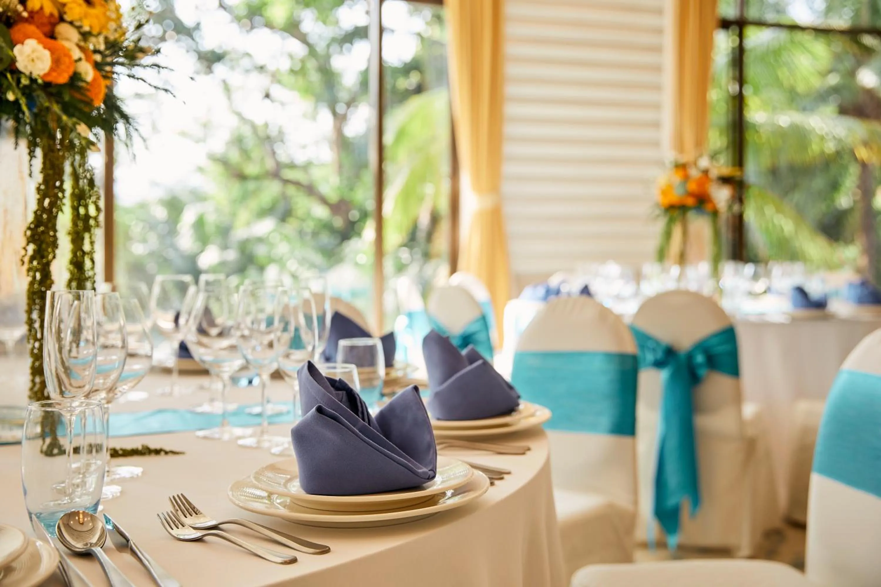 Restaurant/places to eat in ROBINSON KHAO LAK