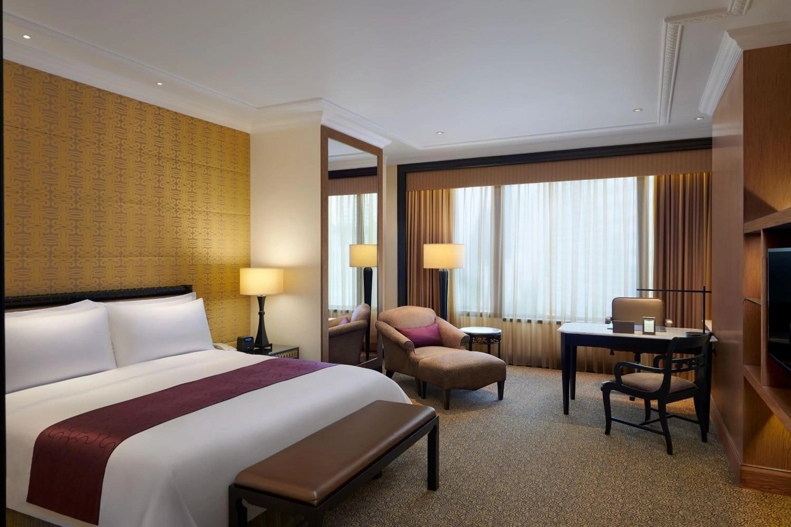 Photo of the whole room, Bed in Sheraton Grande Sukhumvit, a Luxury Collection Hotel, Bangkok