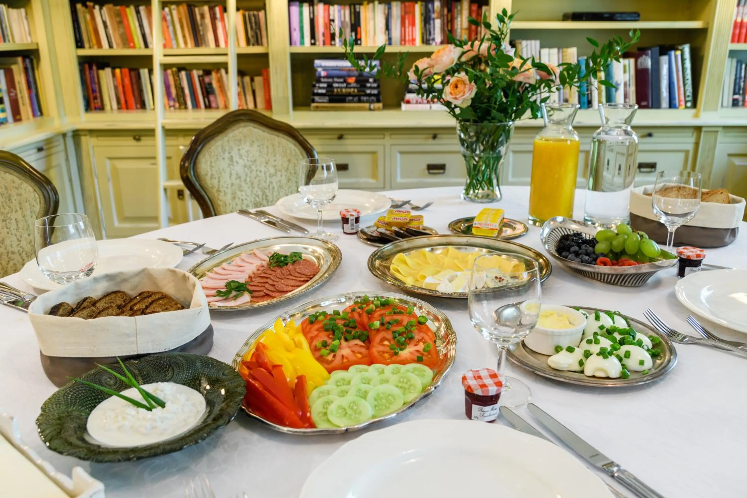 Continental breakfast in Pałac Zdunowo