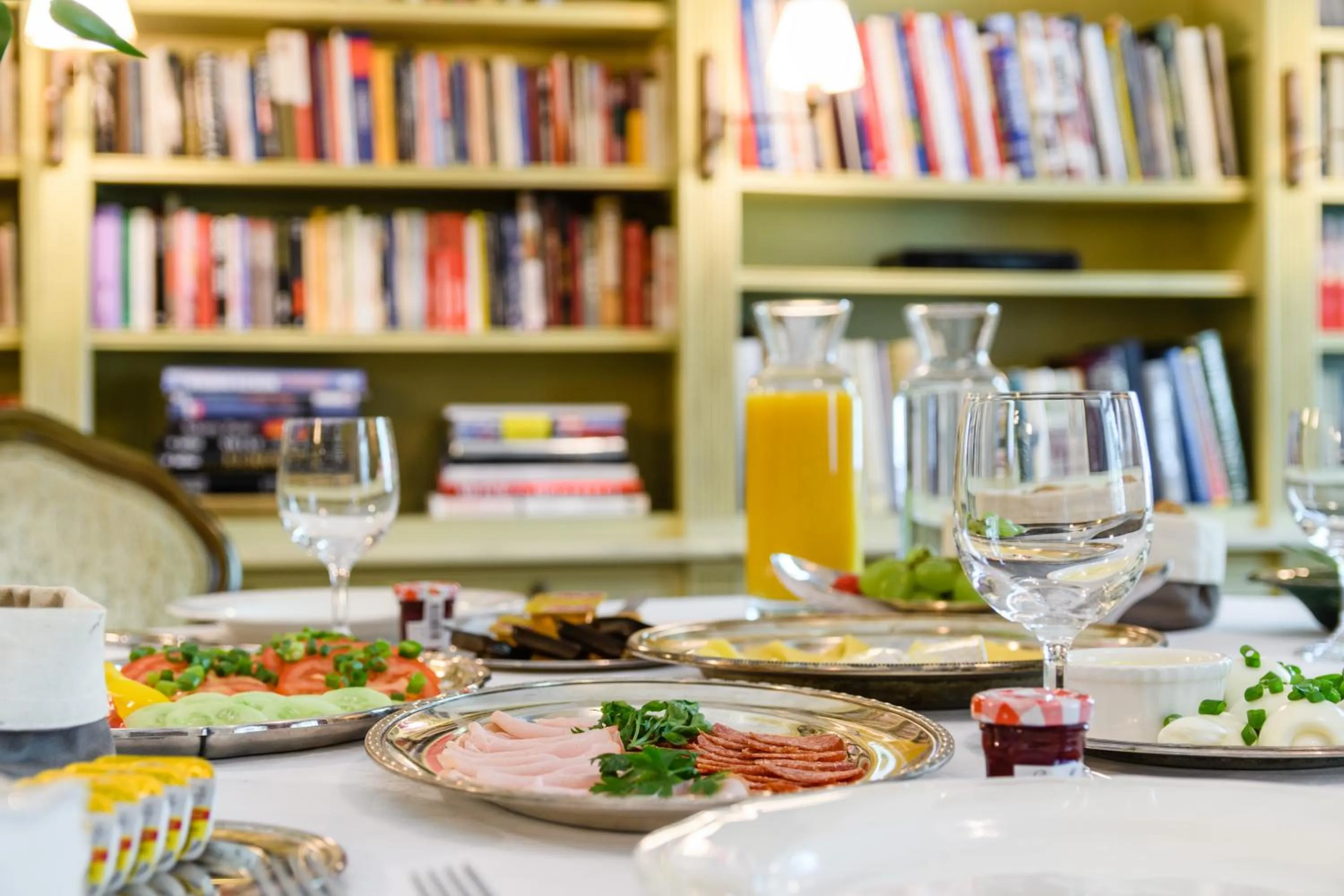 Continental breakfast in Pałac Zdunowo