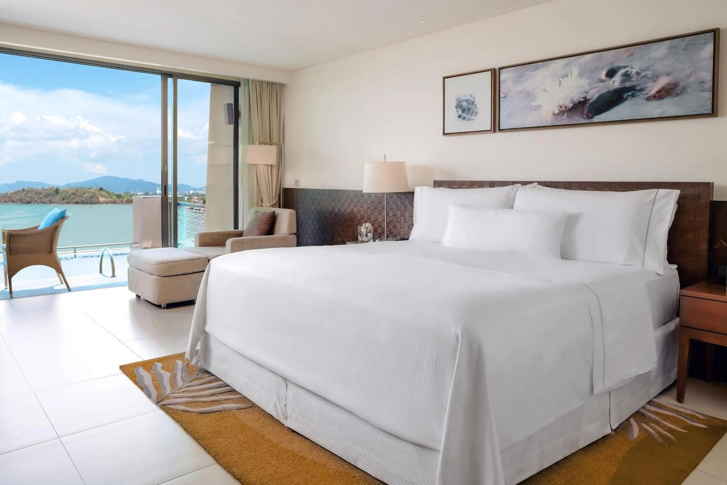 Swimming pool, Bed in The Westin Siray Bay Resort & Spa, Phuket