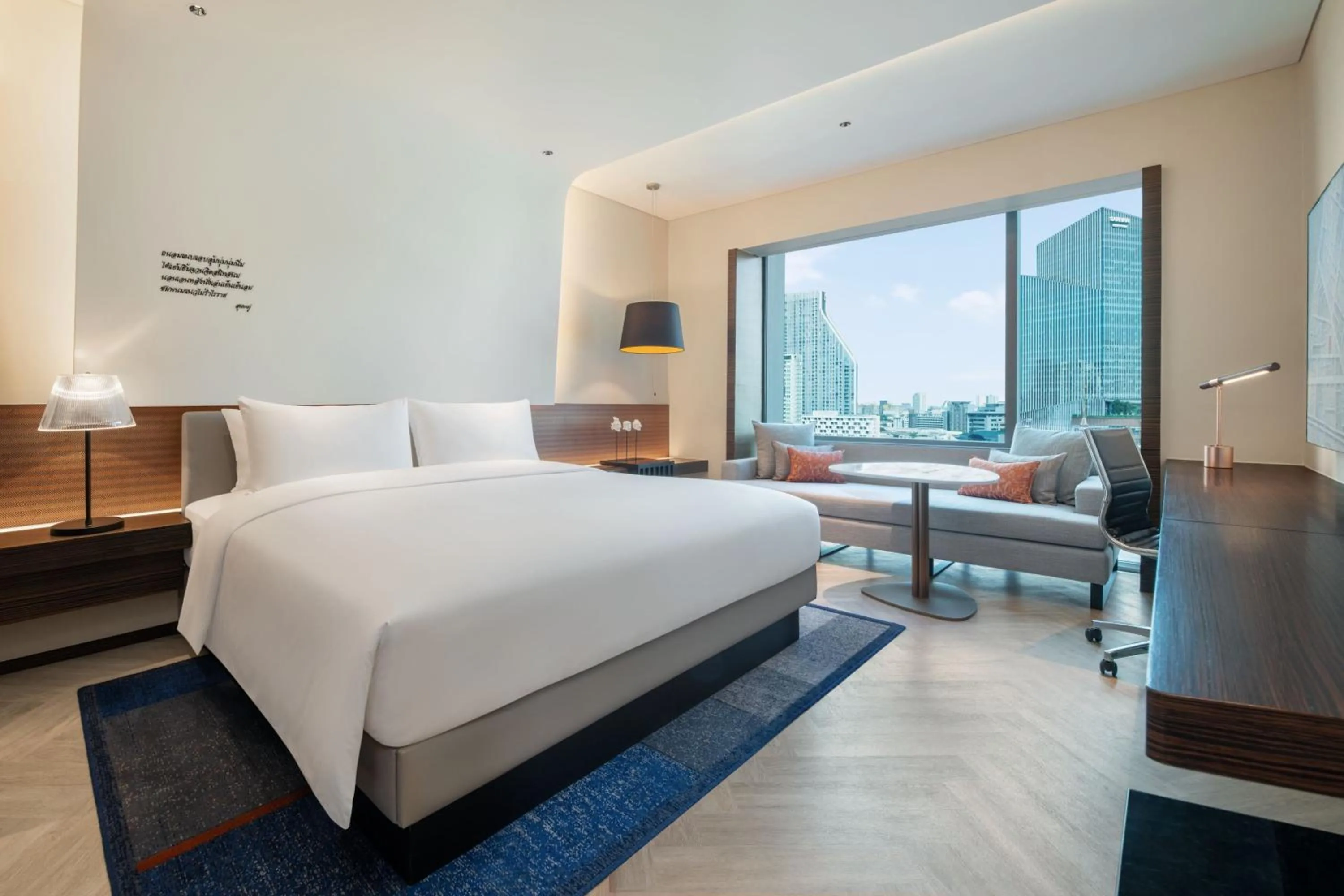 Bedroom, Bed in Le Meridien Bangkok