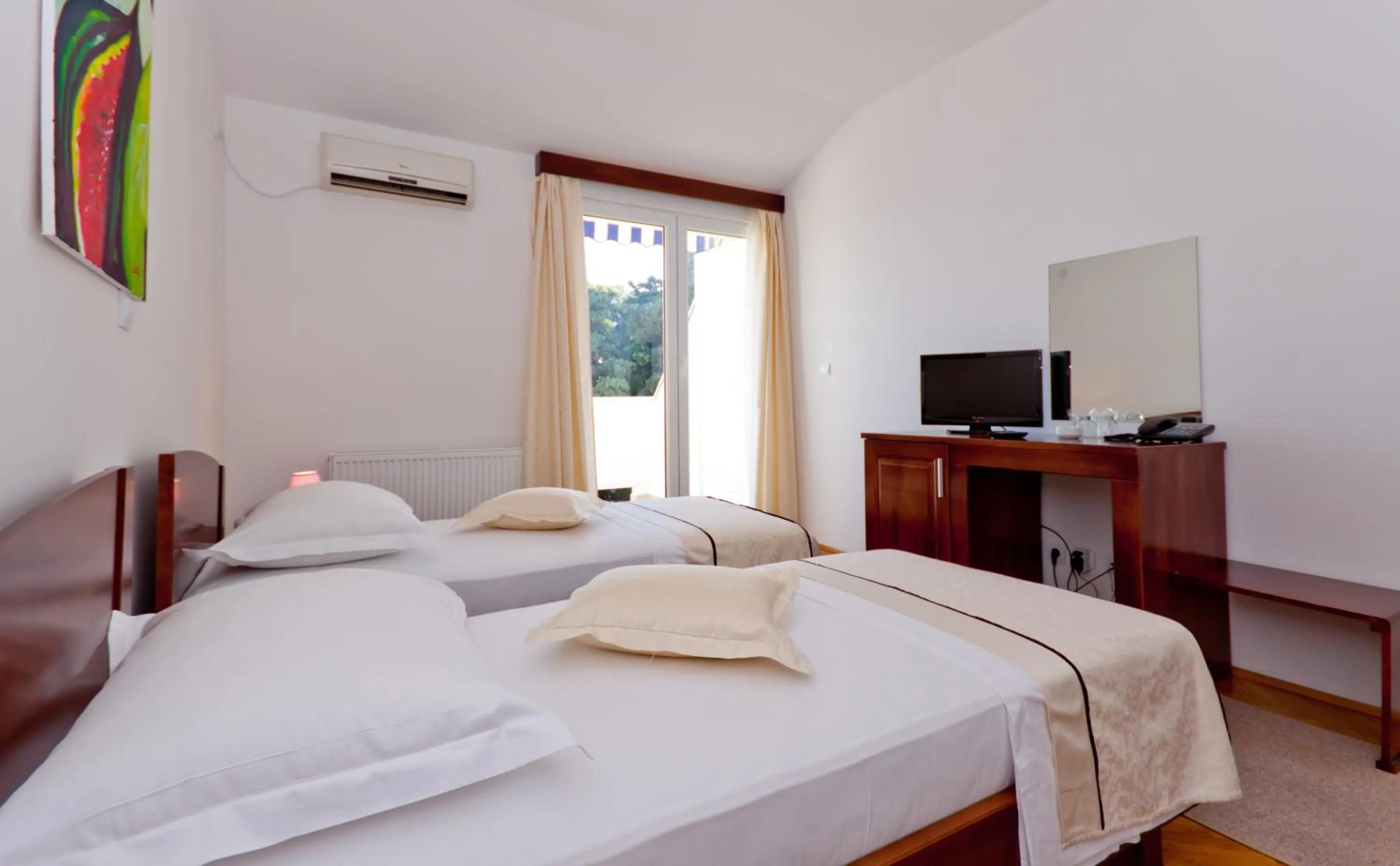 Bedroom, Bed in Hotel Ballet School