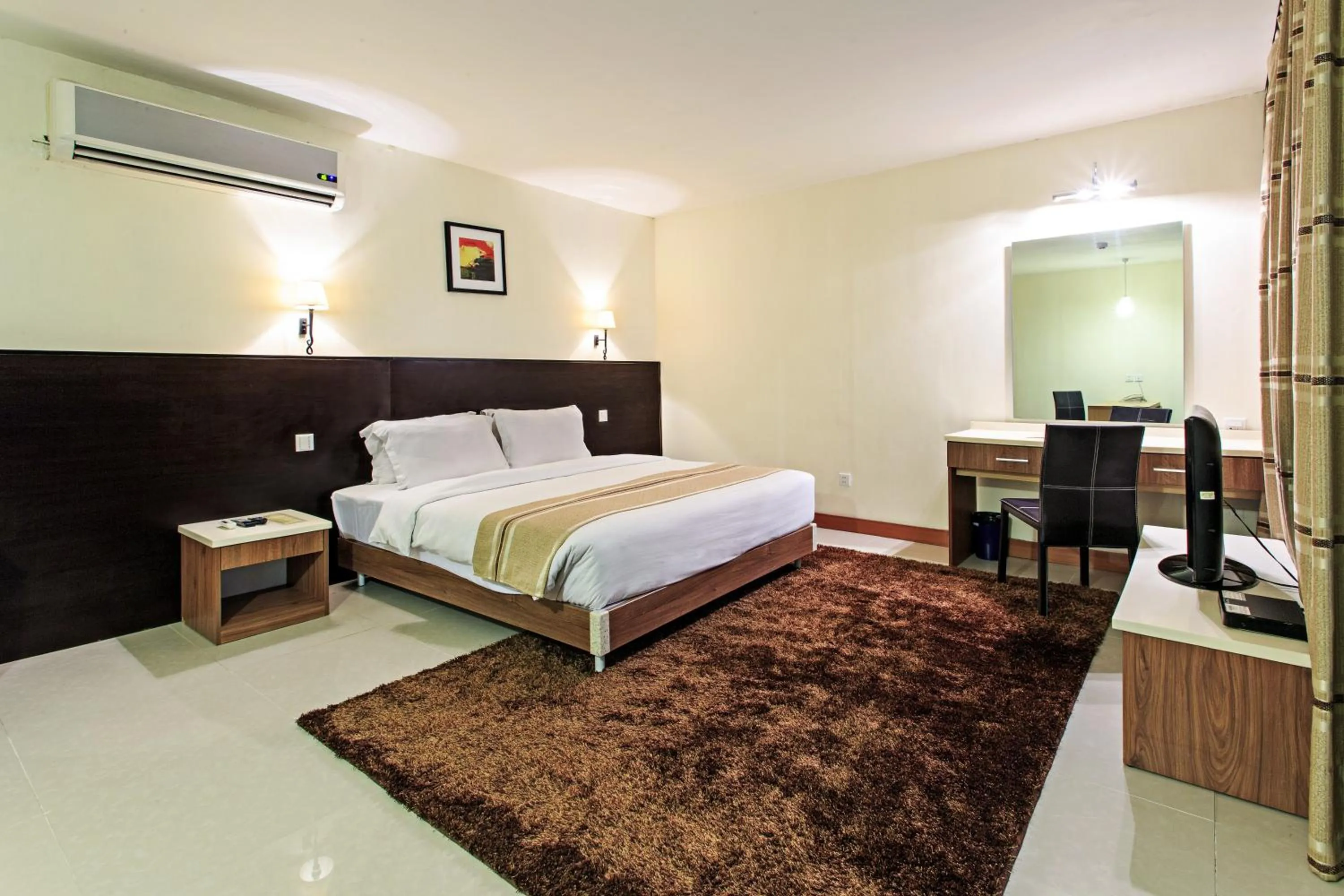 Bed in The Orchard Cebu Hotel & Suites powered by Cocotel