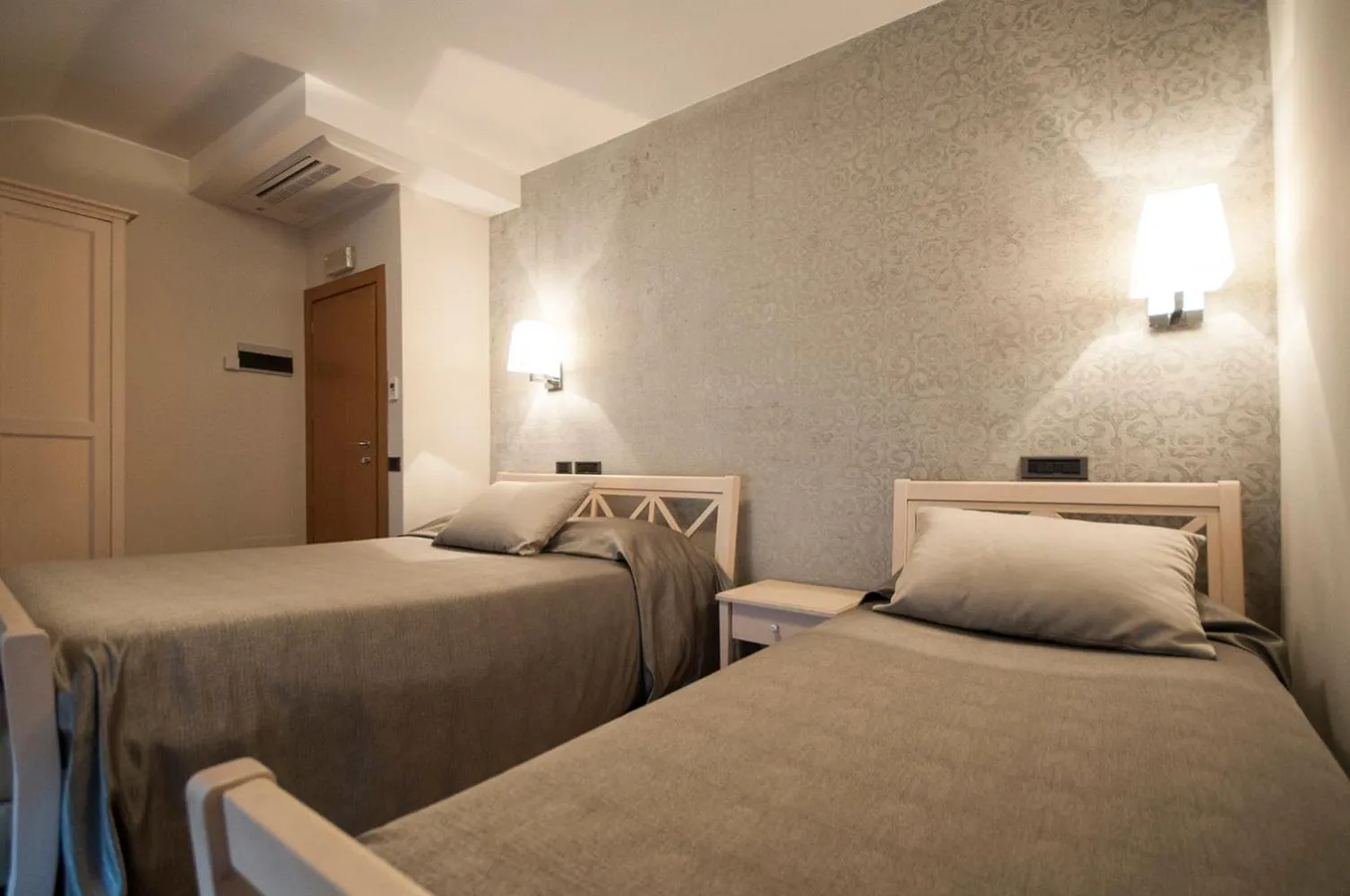 Bedroom, Bed in Hotel Maloia