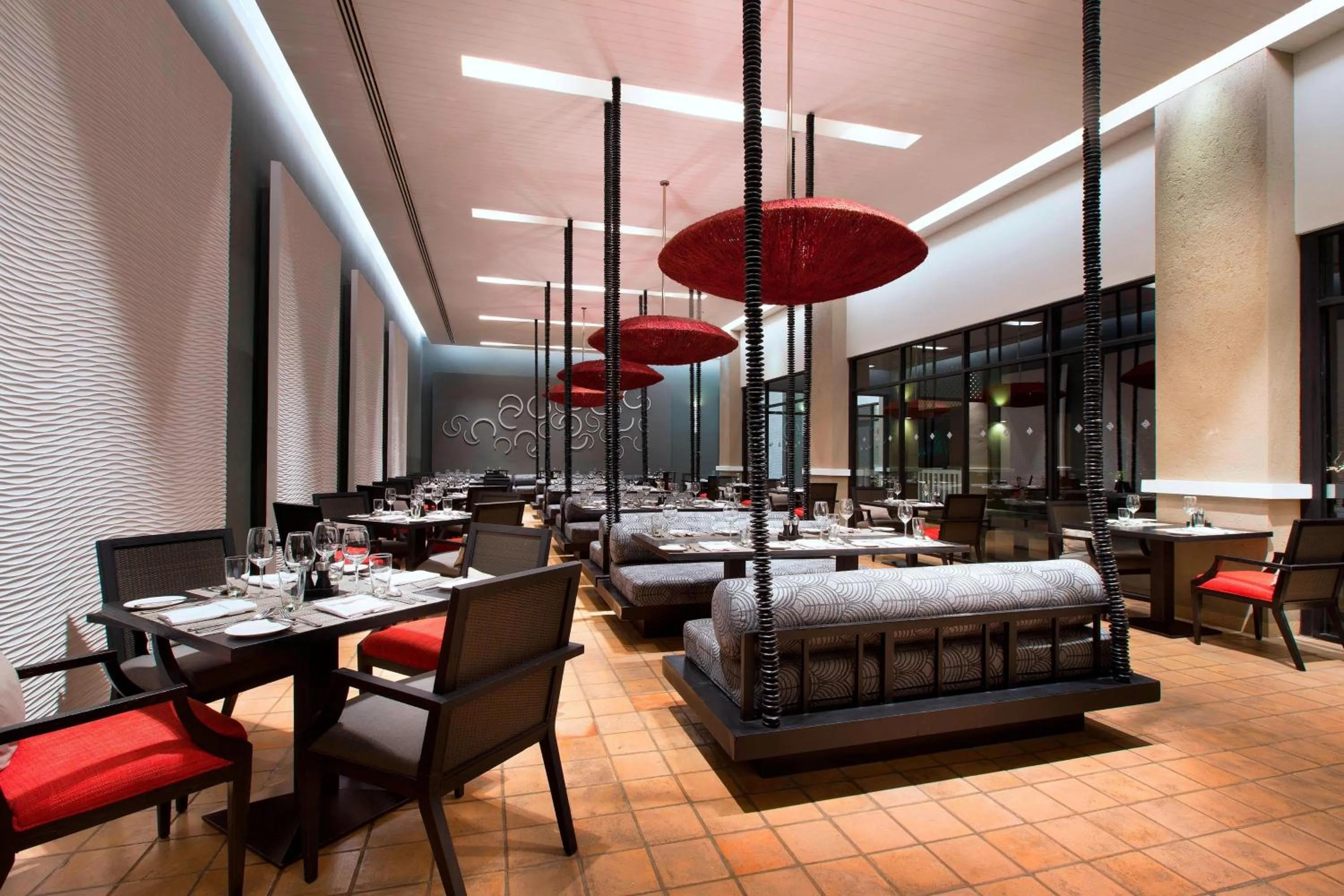 Restaurant/places to eat, Bed in Le Meridien Chiang Rai Resort, Thailand