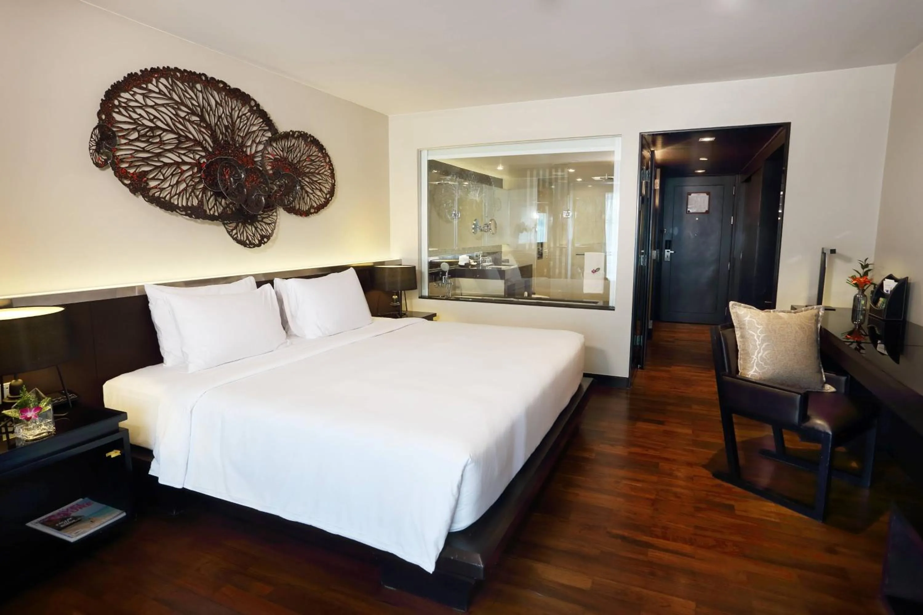 Photo of the whole room, Bed in Le Meridien Phuket Beach Resort