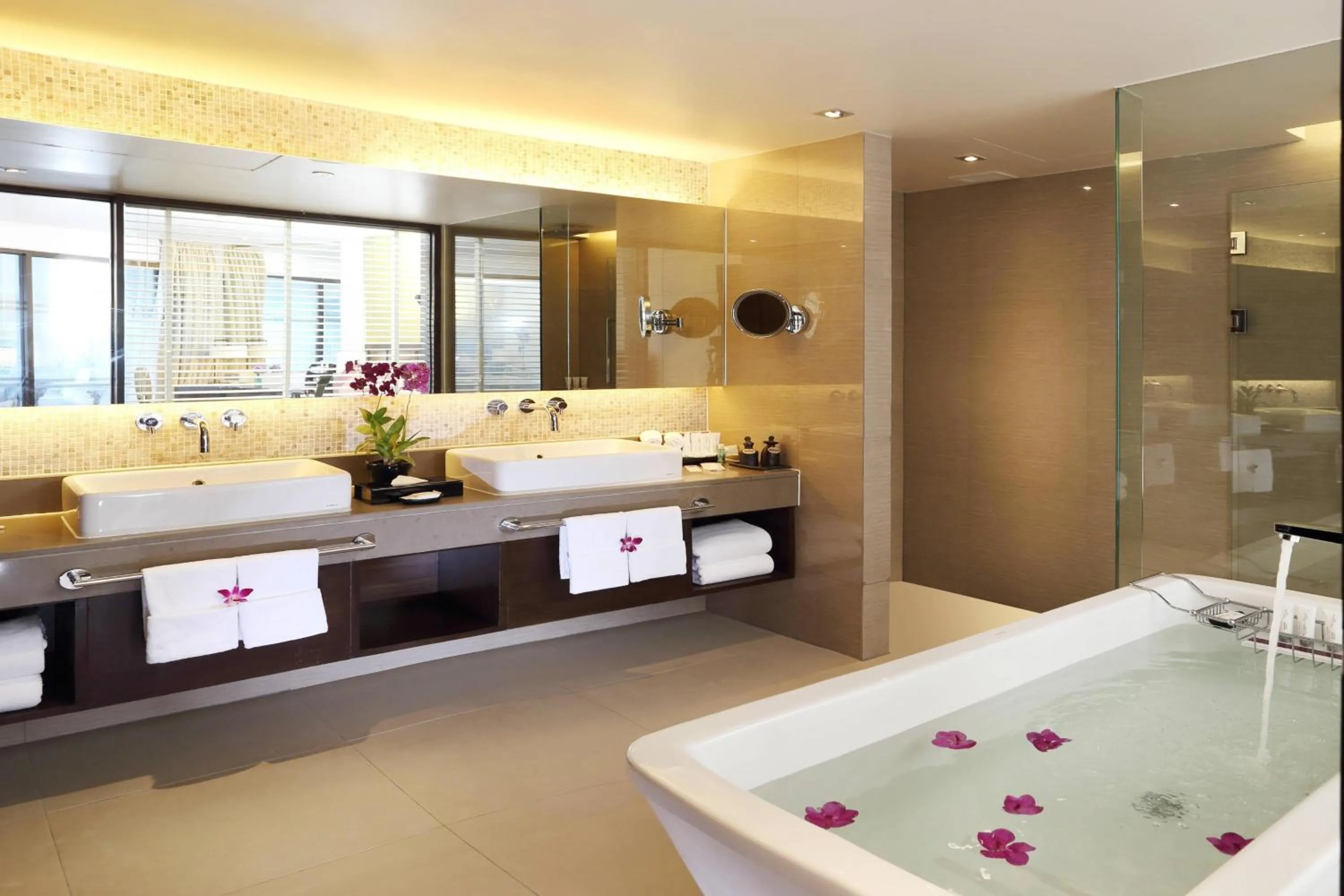 Bathroom in Le Meridien Phuket Beach Resort