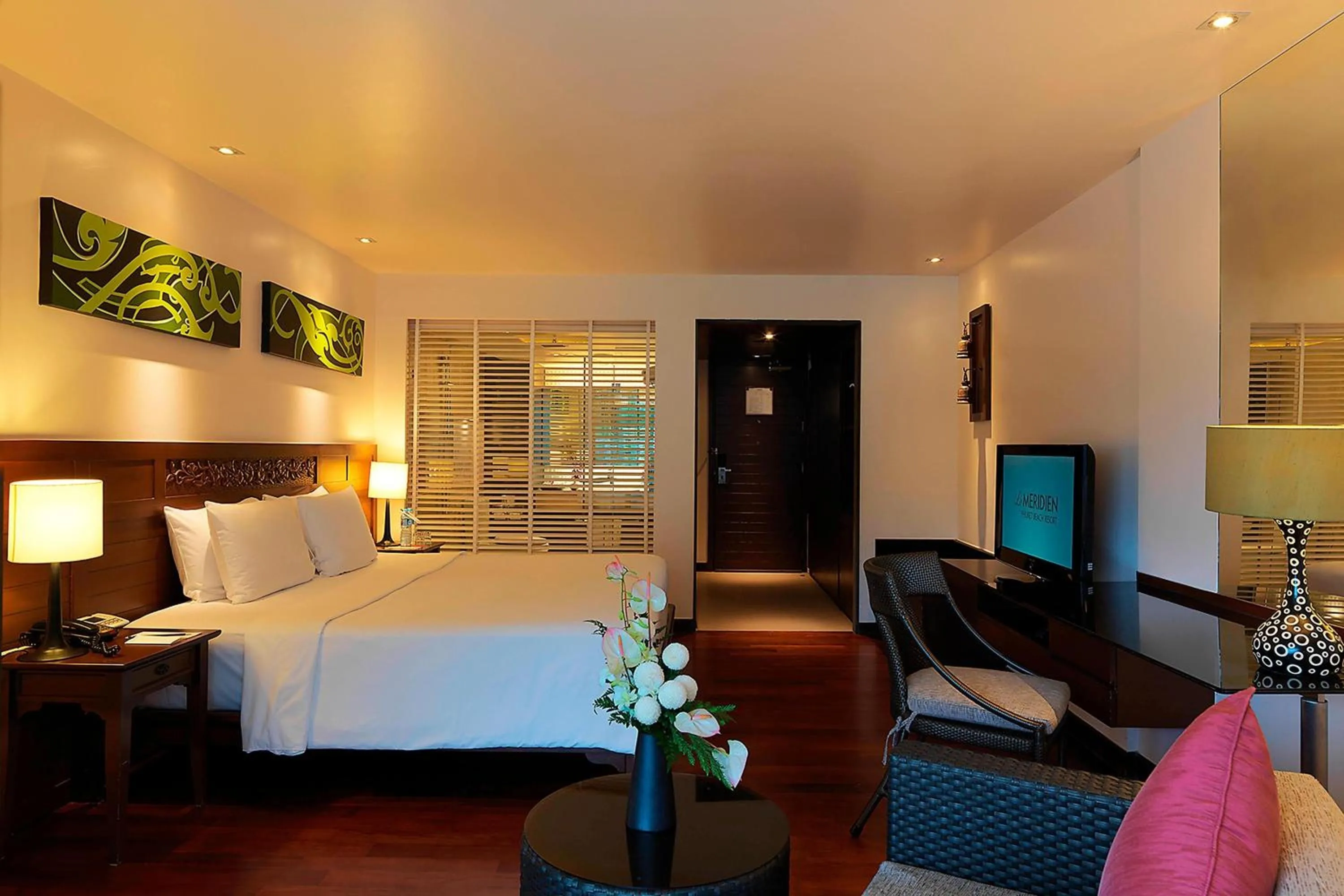 Swimming pool, Bed in Le Meridien Phuket Beach Resort