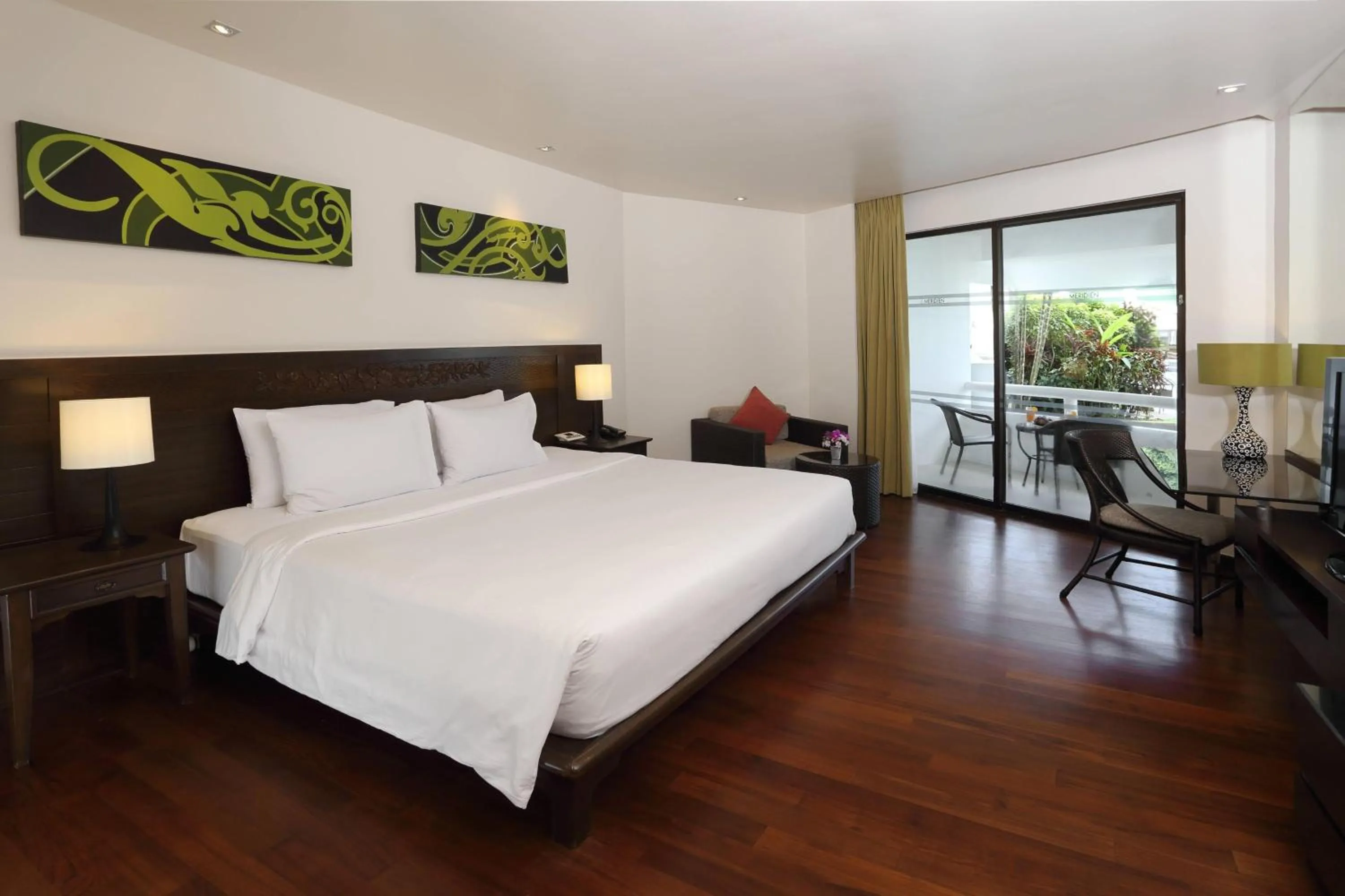 Swimming pool, Bed in Le Meridien Phuket Beach Resort