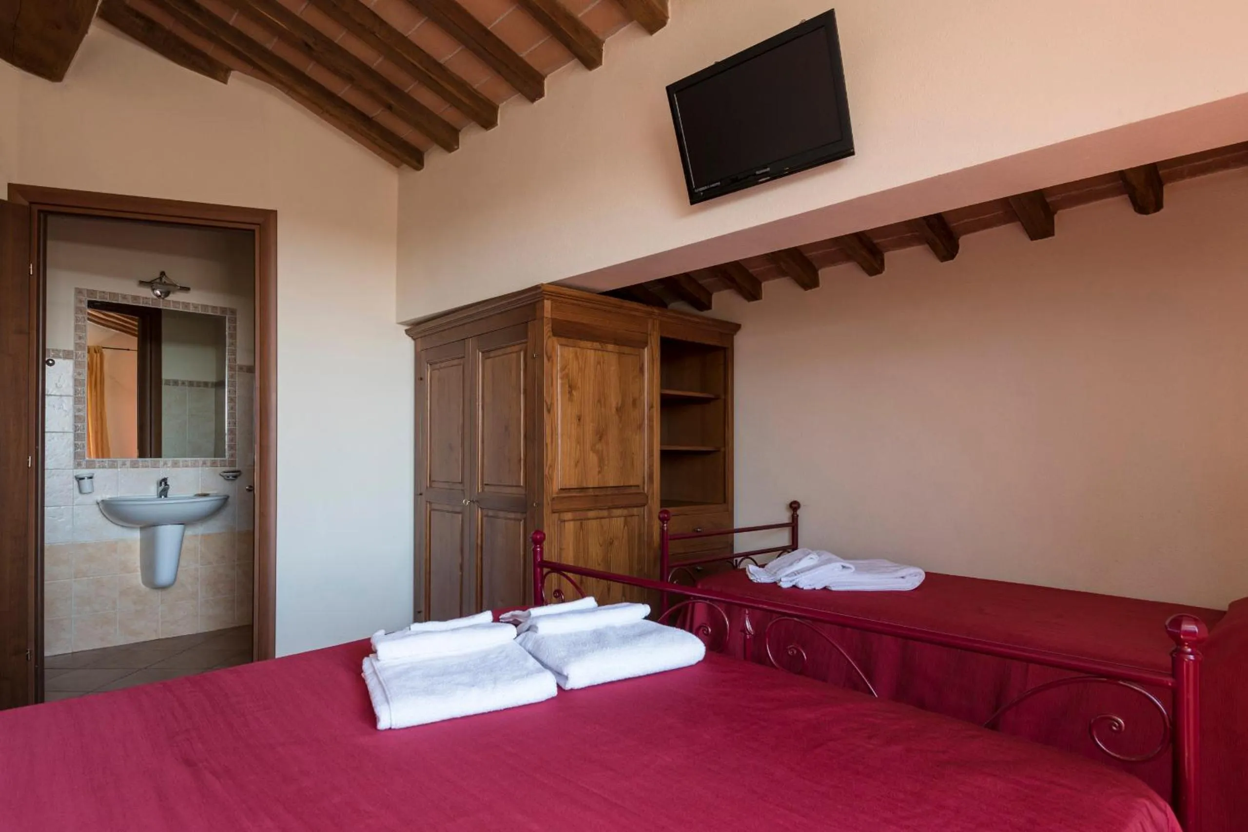 Bed in Bed & Breakfast Suvereto