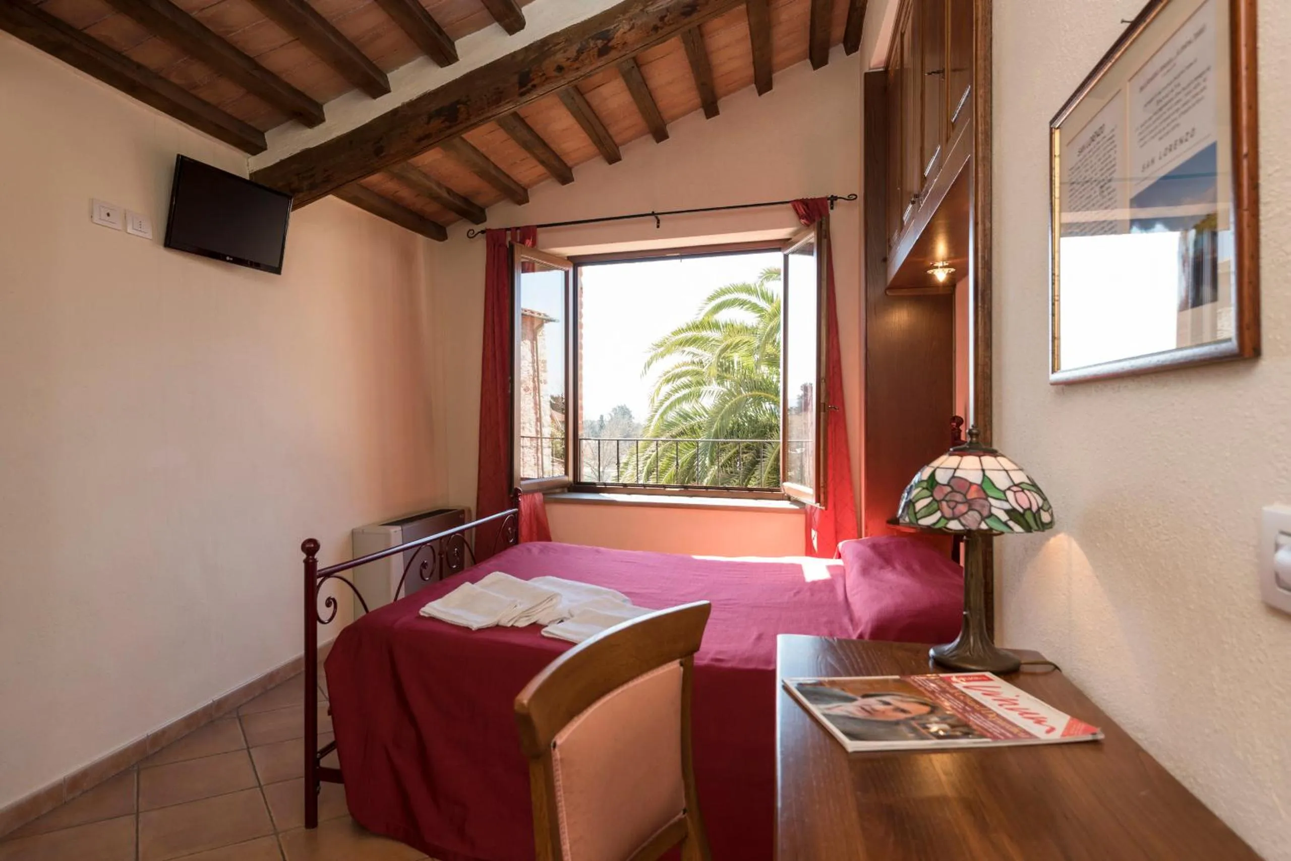 Photo of the whole room, Bed in Bed & Breakfast Suvereto