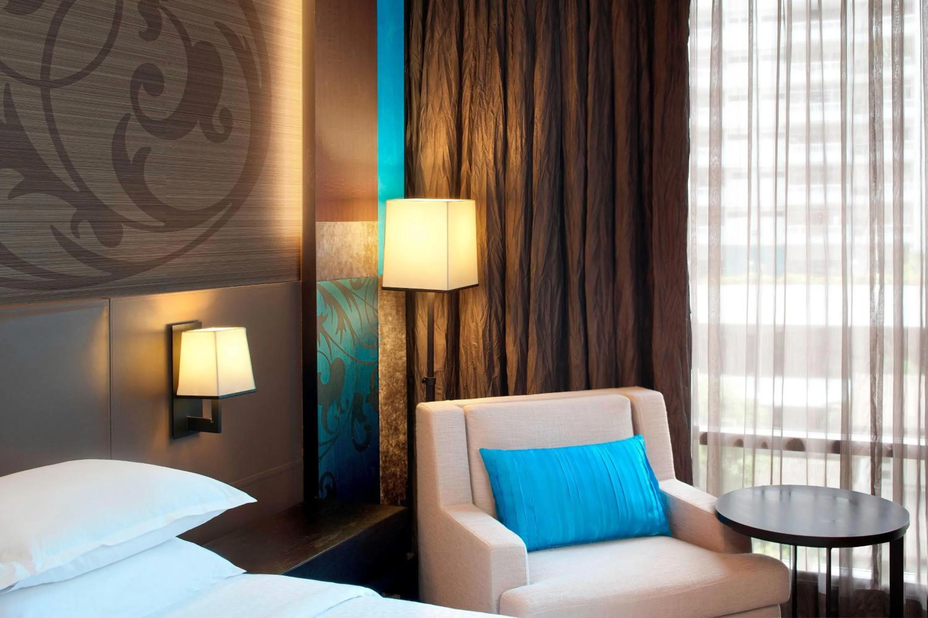 Photo of the whole room, Bed in Four Points by Sheraton Bangkok, Sukhumvit 15