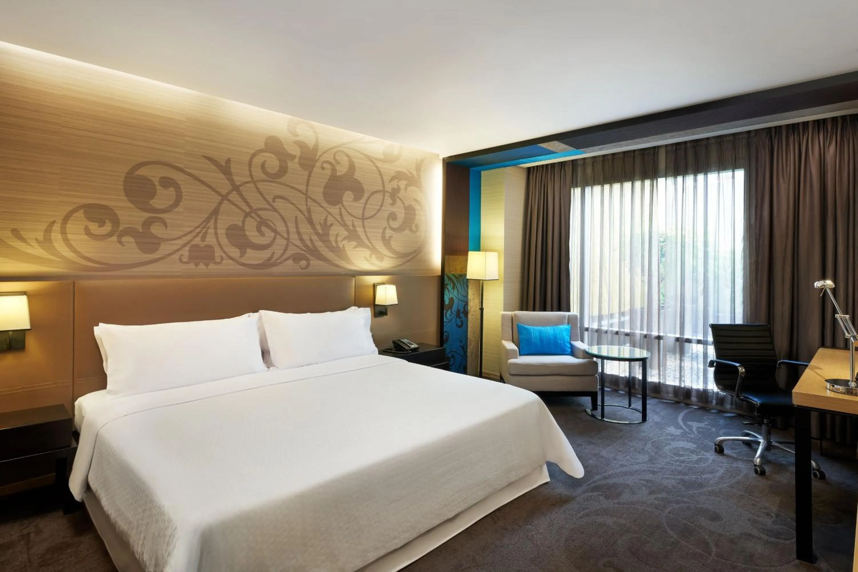 Photo of the whole room, Bed in Four Points by Sheraton Bangkok, Sukhumvit 15