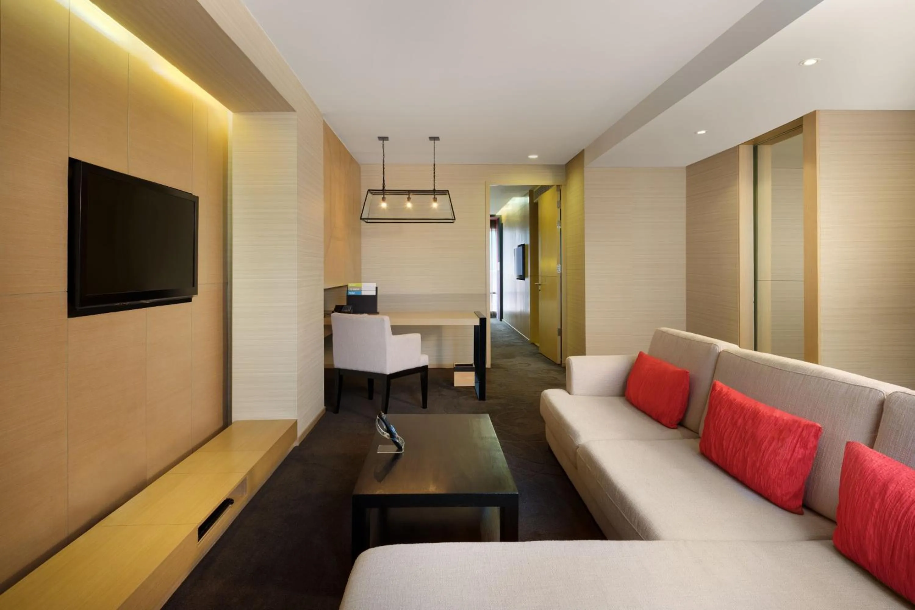 Living room in Four Points by Sheraton Bangkok, Sukhumvit 15