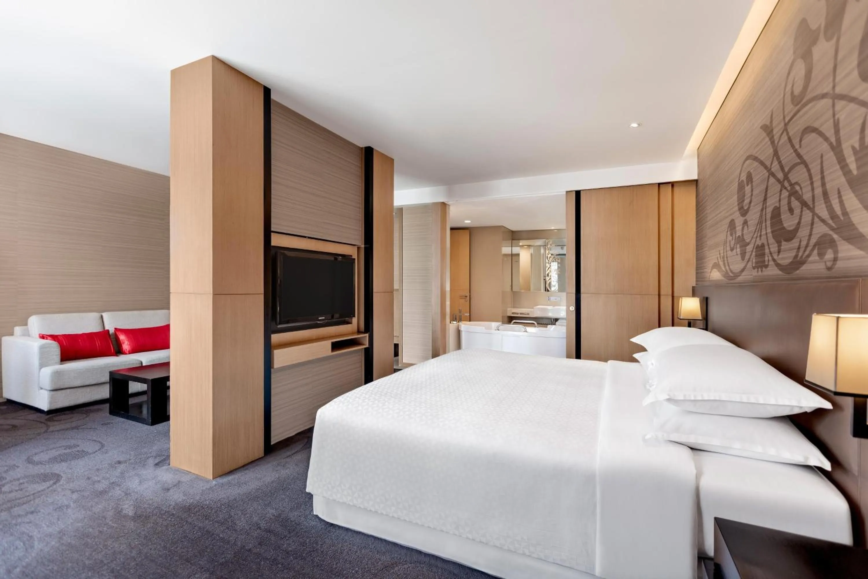 Photo of the whole room, Bed in Four Points by Sheraton Bangkok, Sukhumvit 15