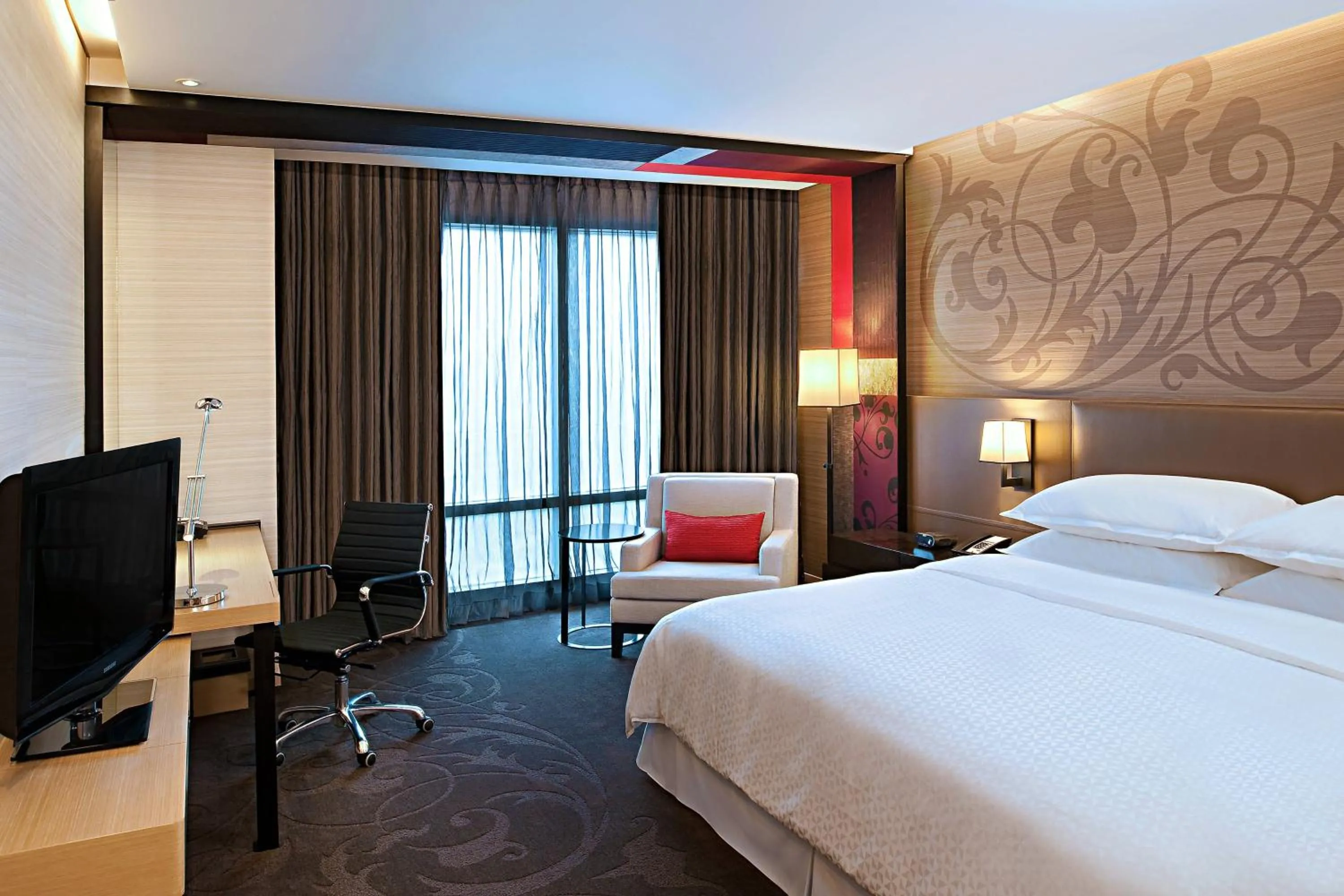 Photo of the whole room, Bed in Four Points by Sheraton Bangkok, Sukhumvit 15