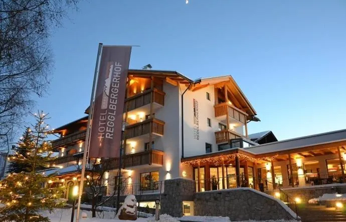 Facade/entrance in Hotel Regglbergerhof