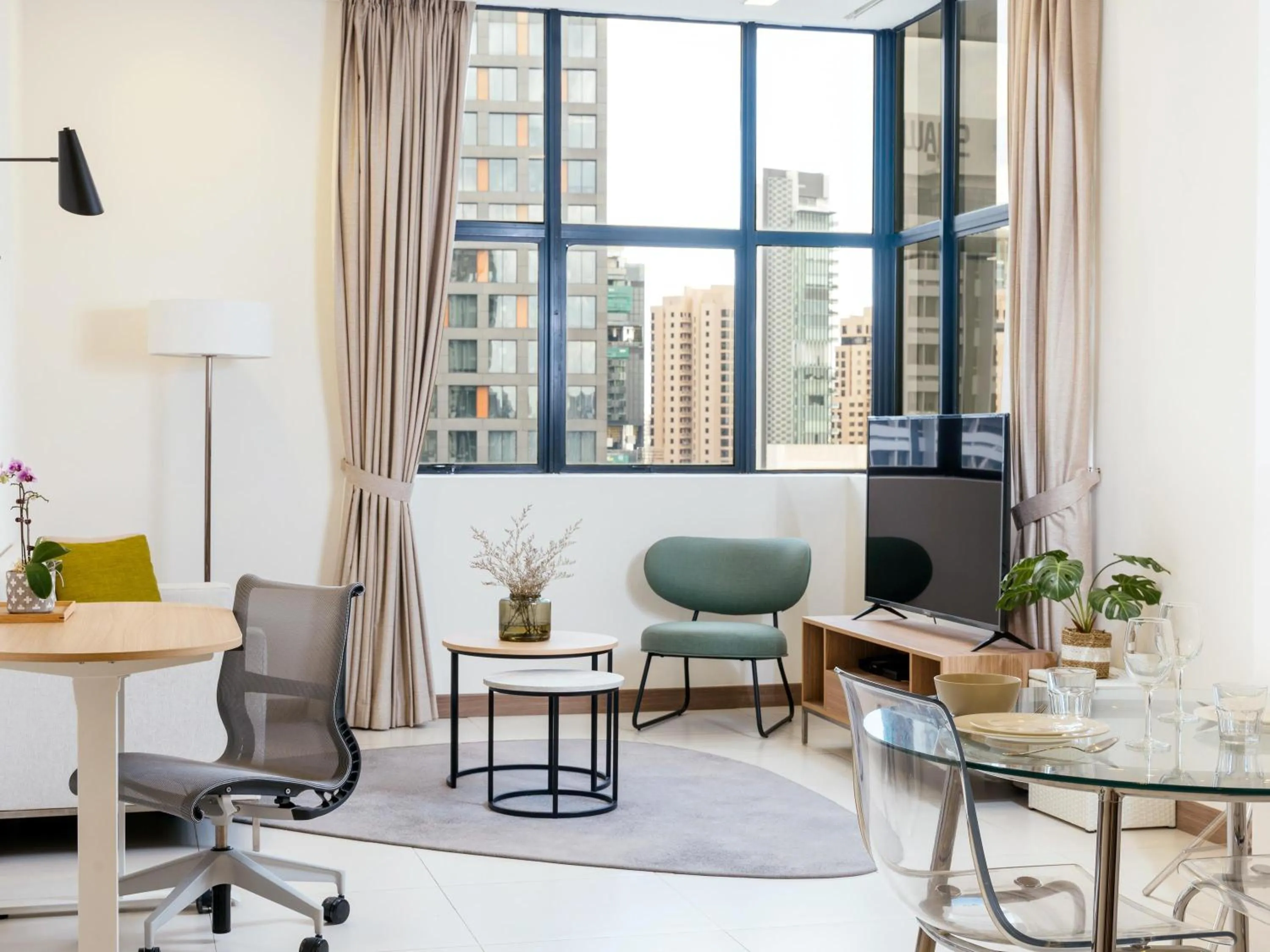 Bedroom in Novotel Living Singapore Orchard