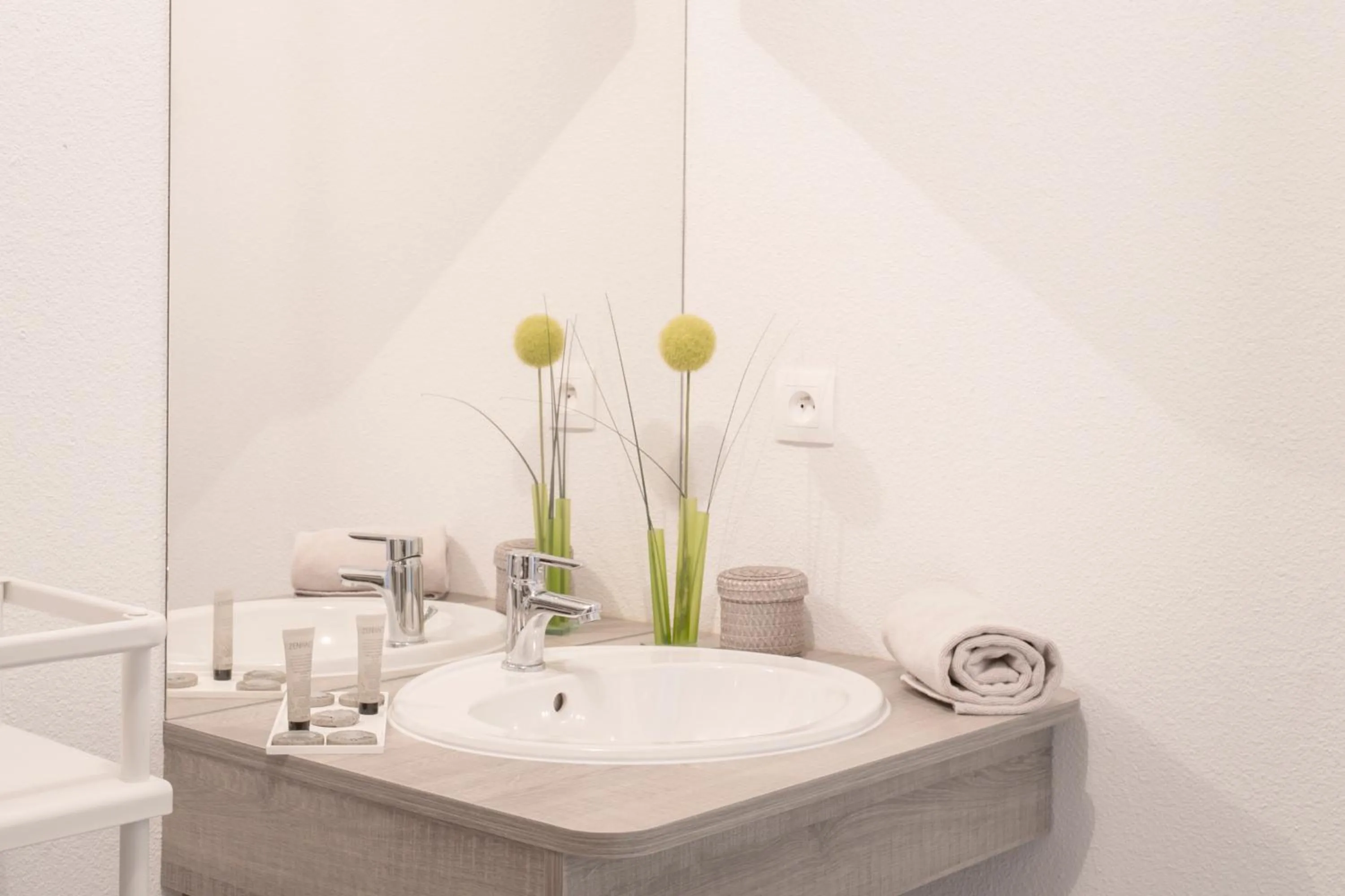 Bathroom in Zenao Appart'hôtels Mulhouse