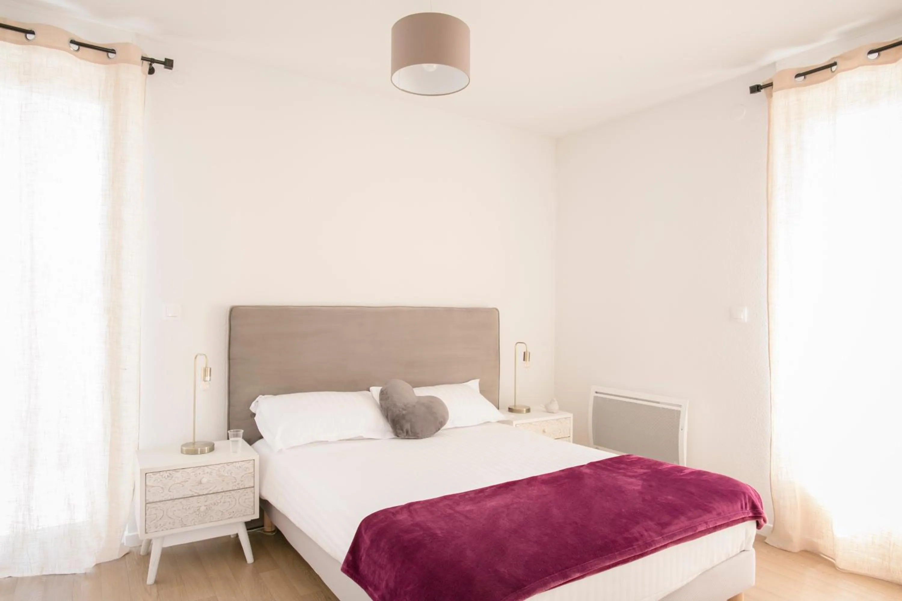 Bedroom, Bed in Zenao Appart'hôtels Mulhouse