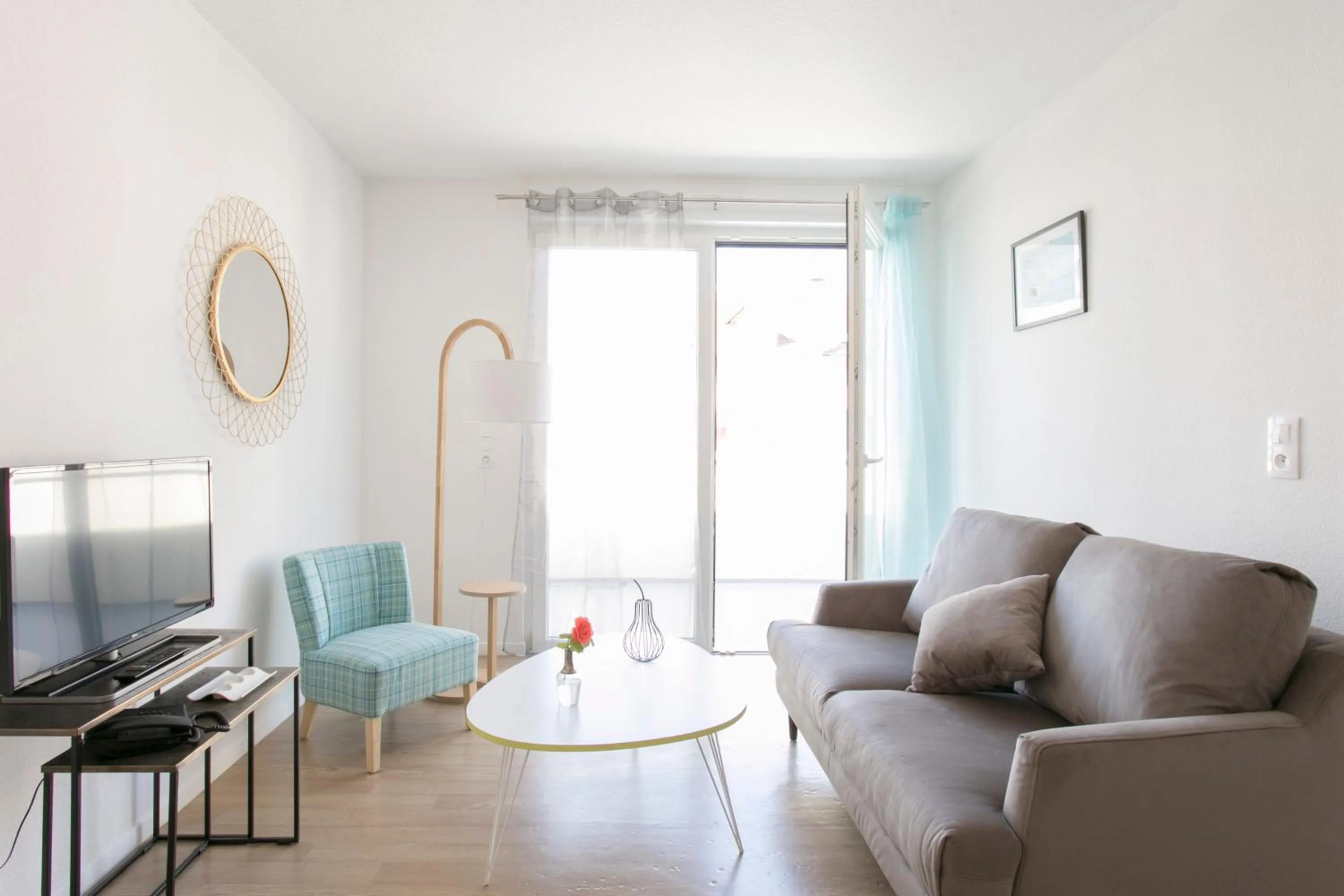 Living room in Zenao Appart'hôtels Mulhouse