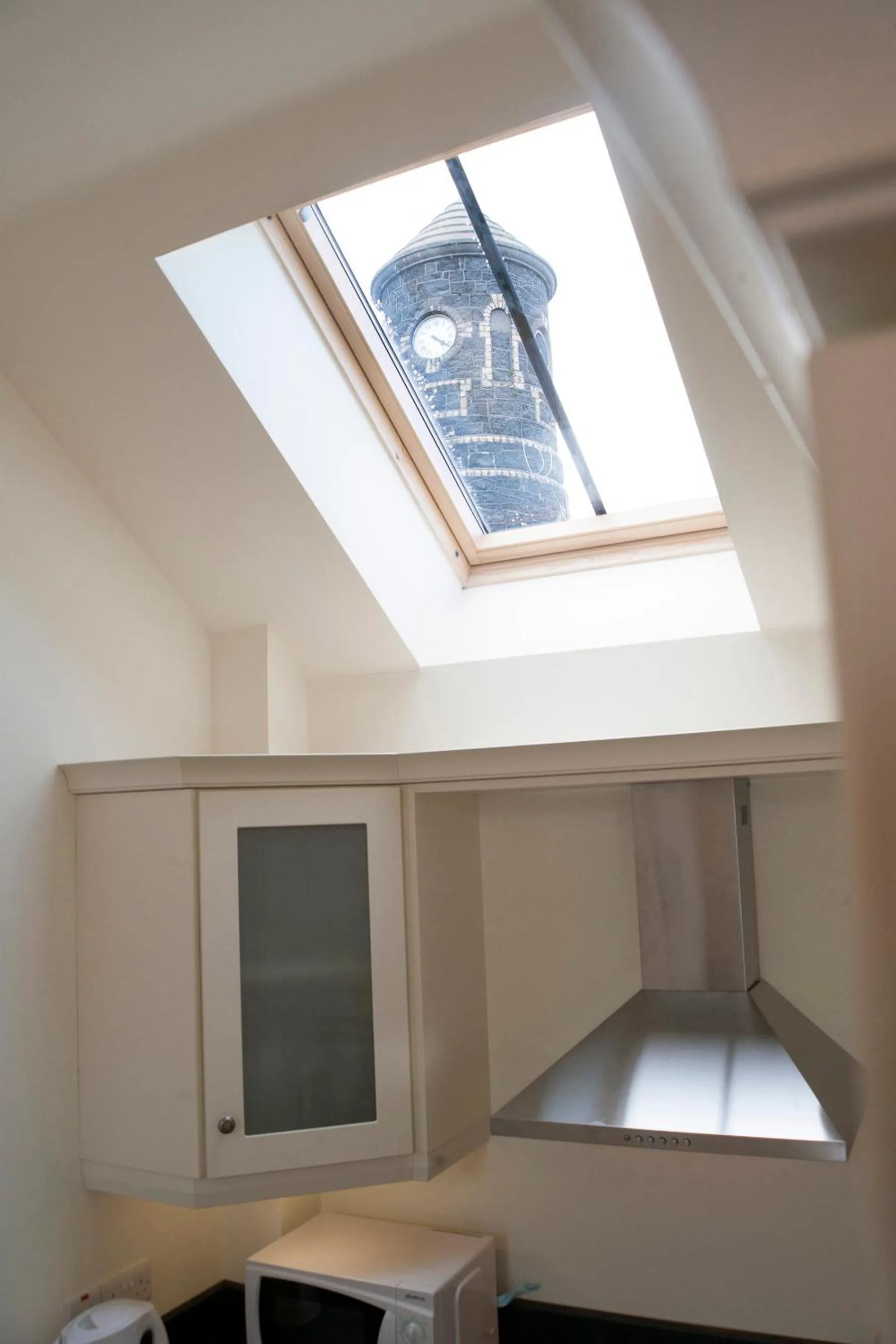 Kitchen or kitchenette, Bed in The Pyjama Factory