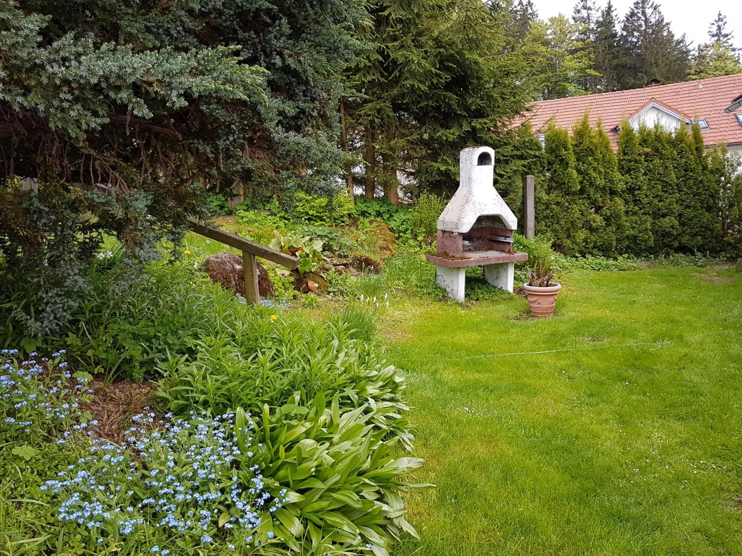 Garden in Ferienwohnung Dersch