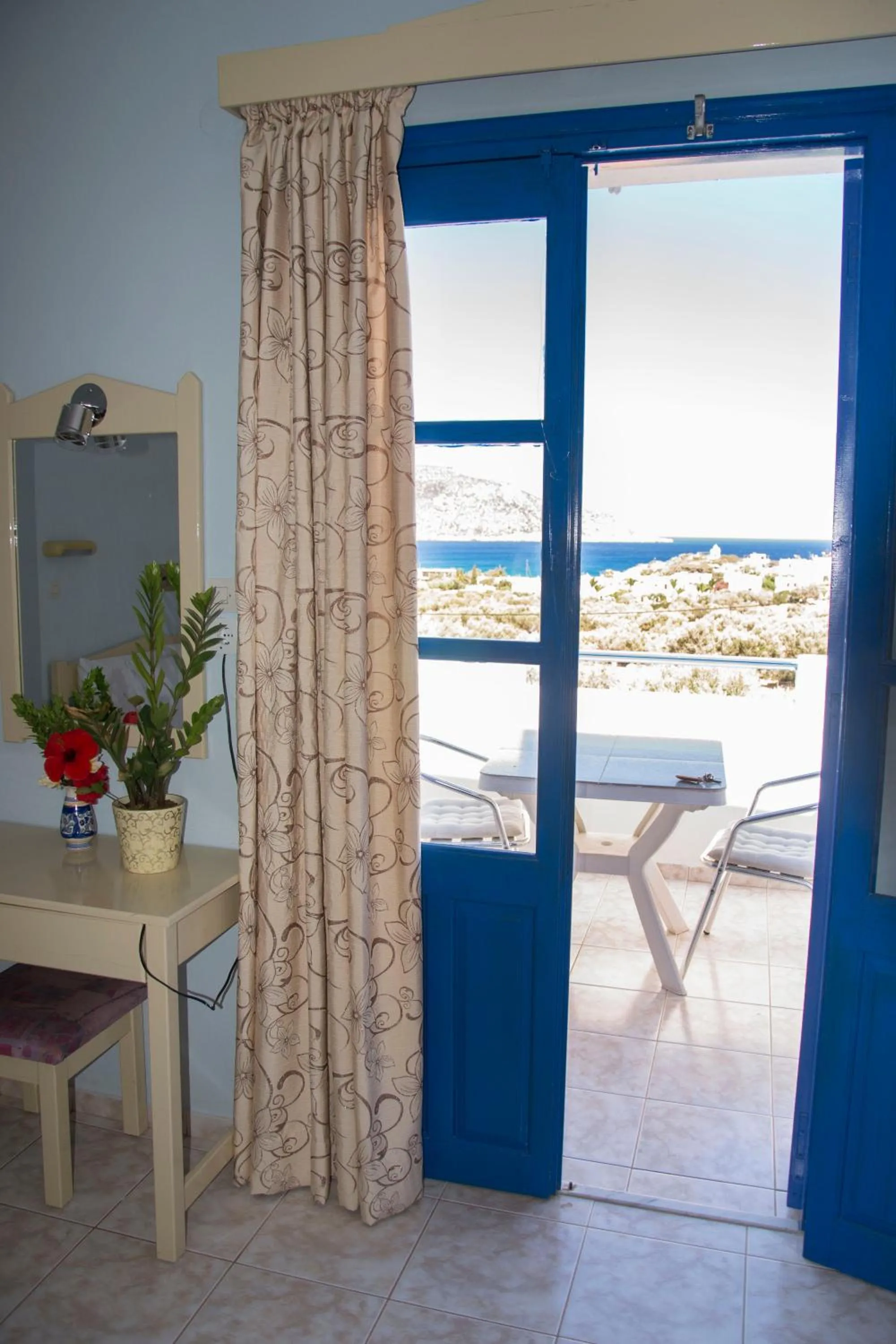 Vardes Hotel Studios