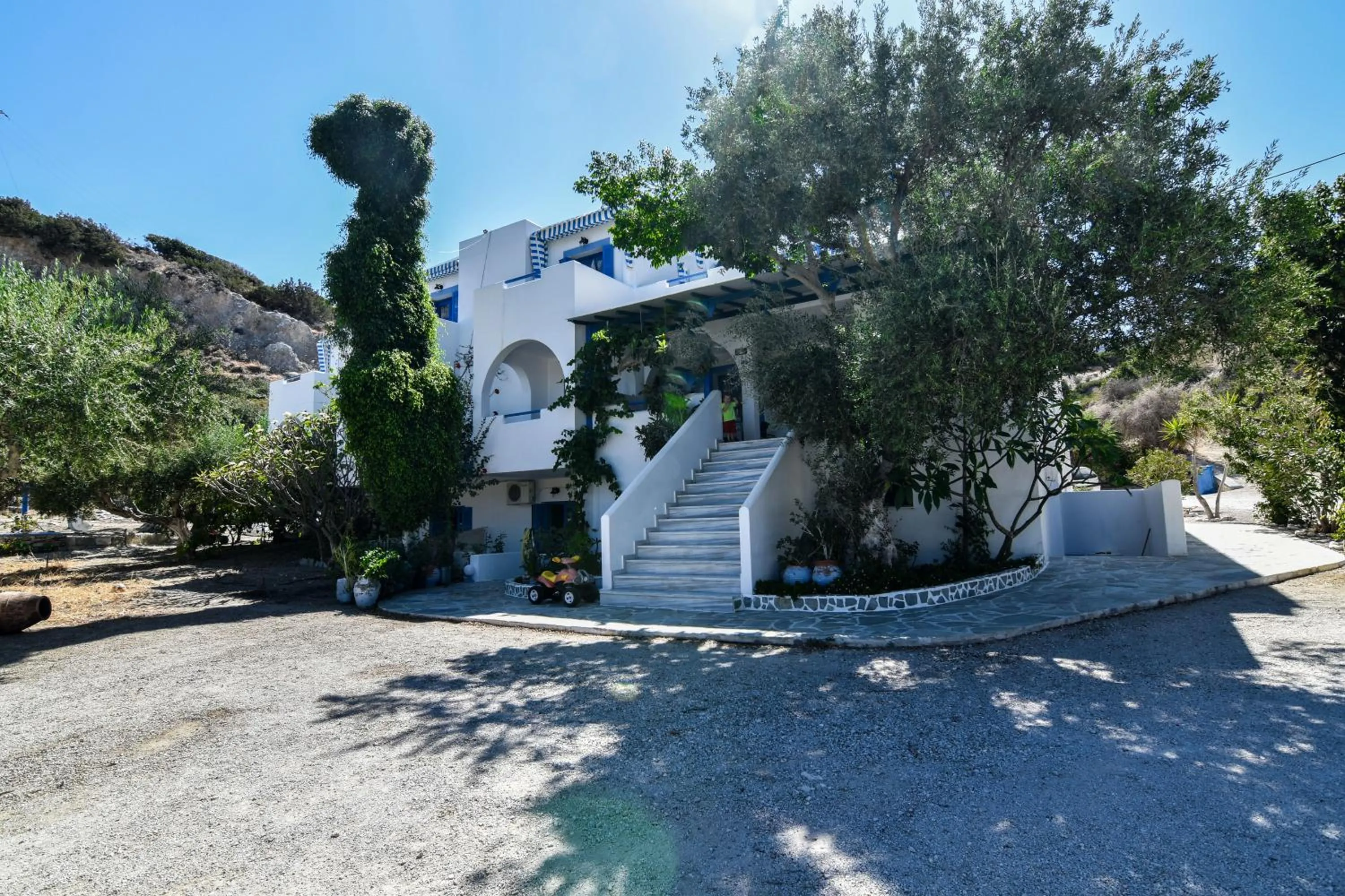 Vardes Hotel Studios