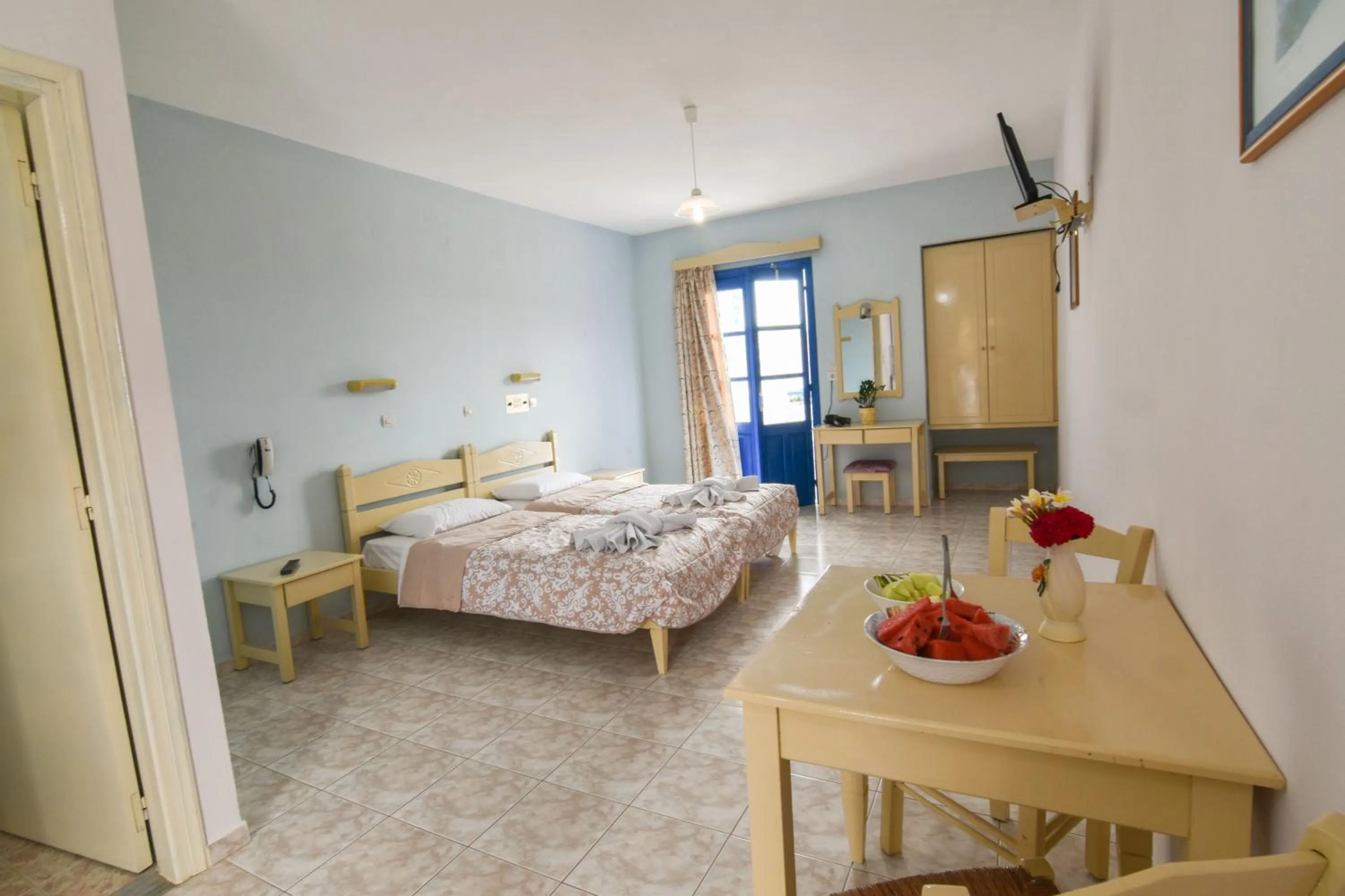 Bed in Vardes Hotel Studios